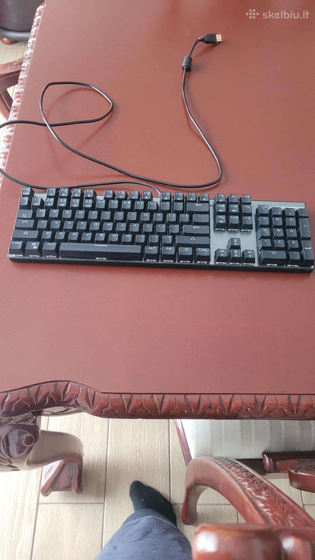 Parduodu klaviatūrą