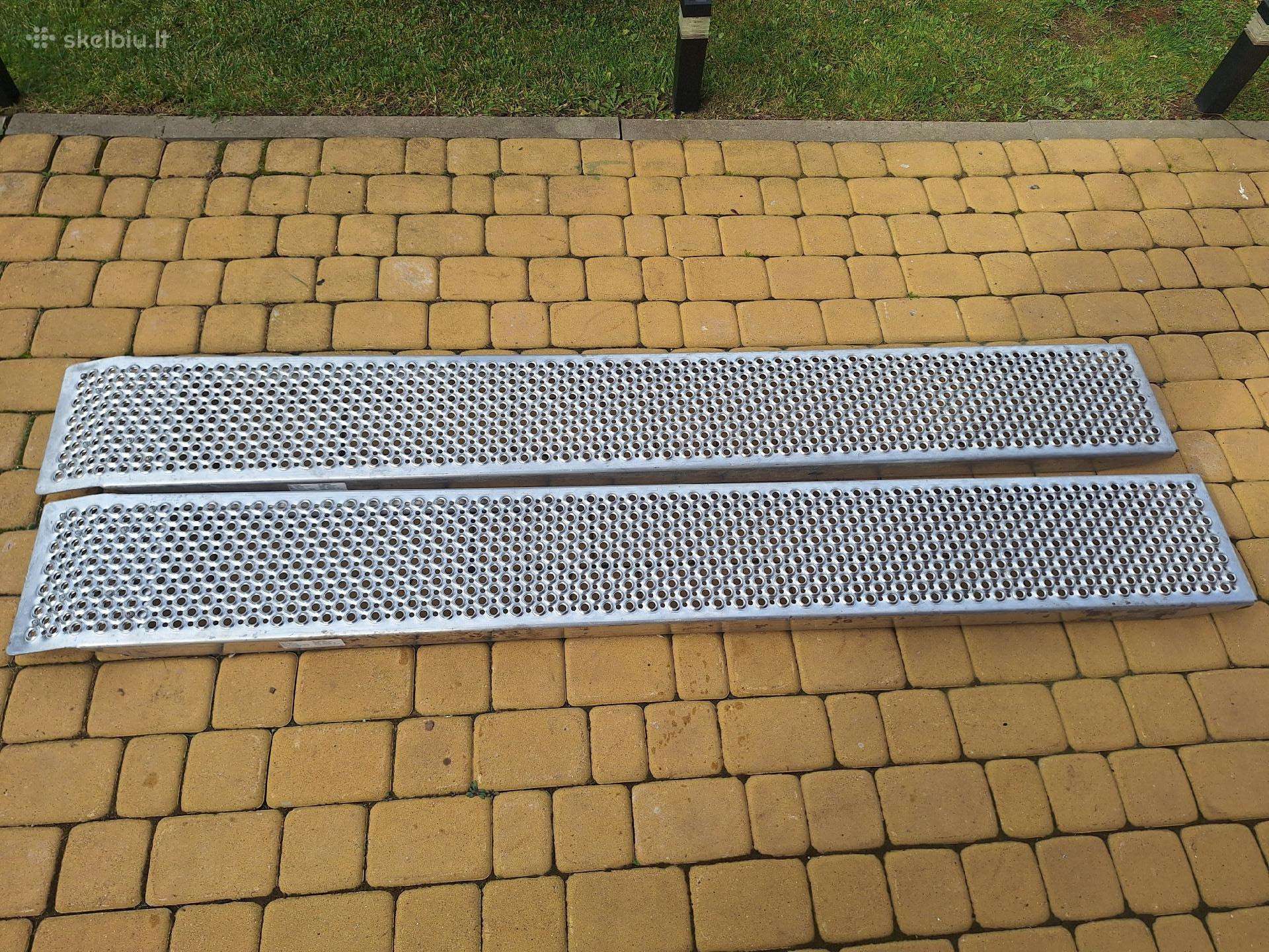 Lengvajai technikai užvažiavimo rampos trapai