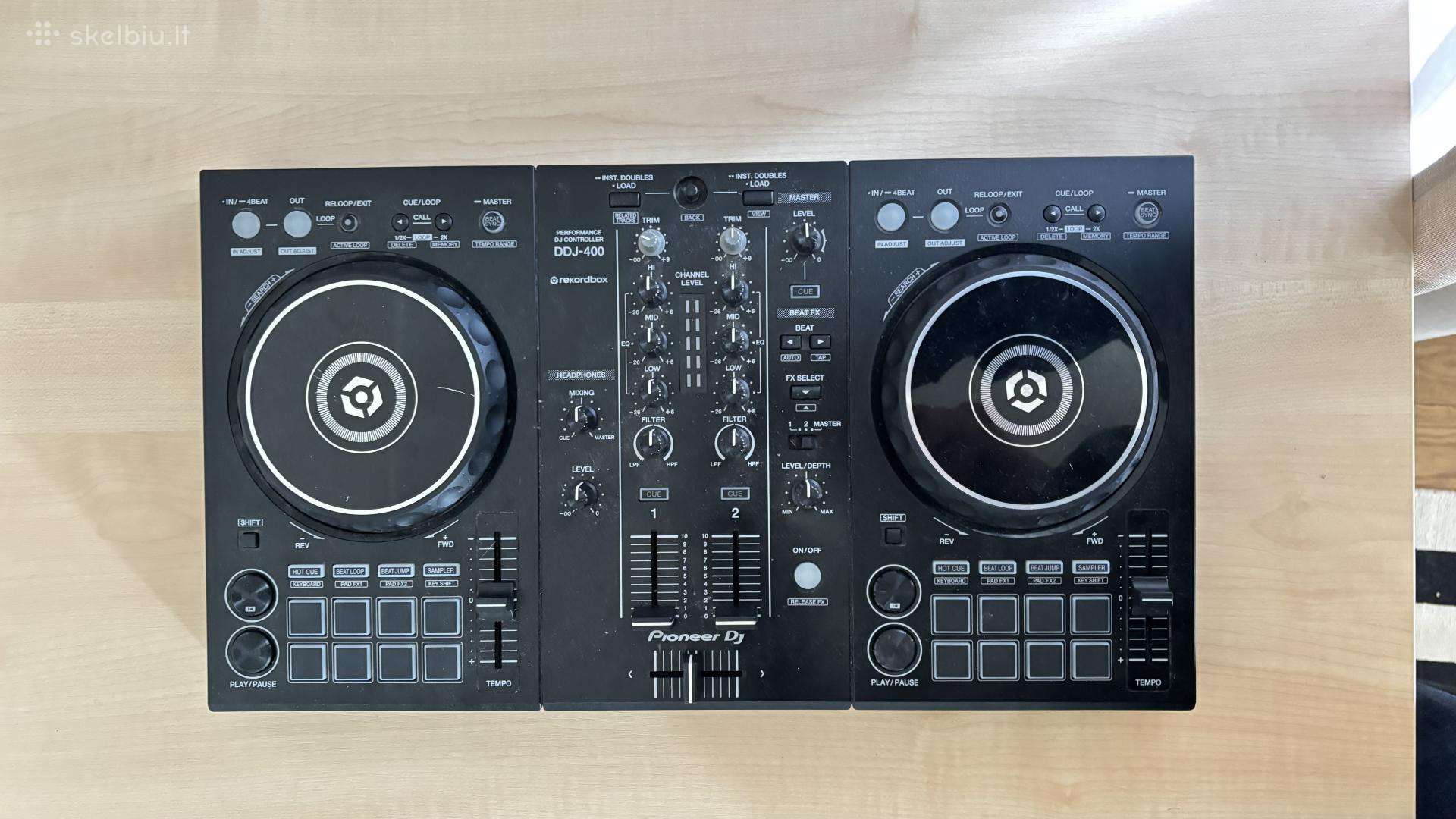 Ddj 400 pultas