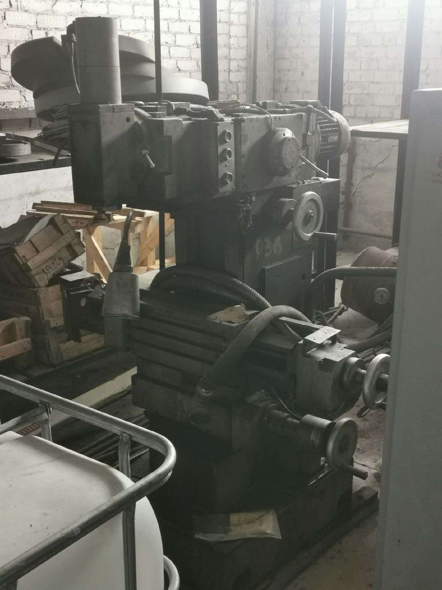 Metalo frezavimo staklės 6m76p / 676p