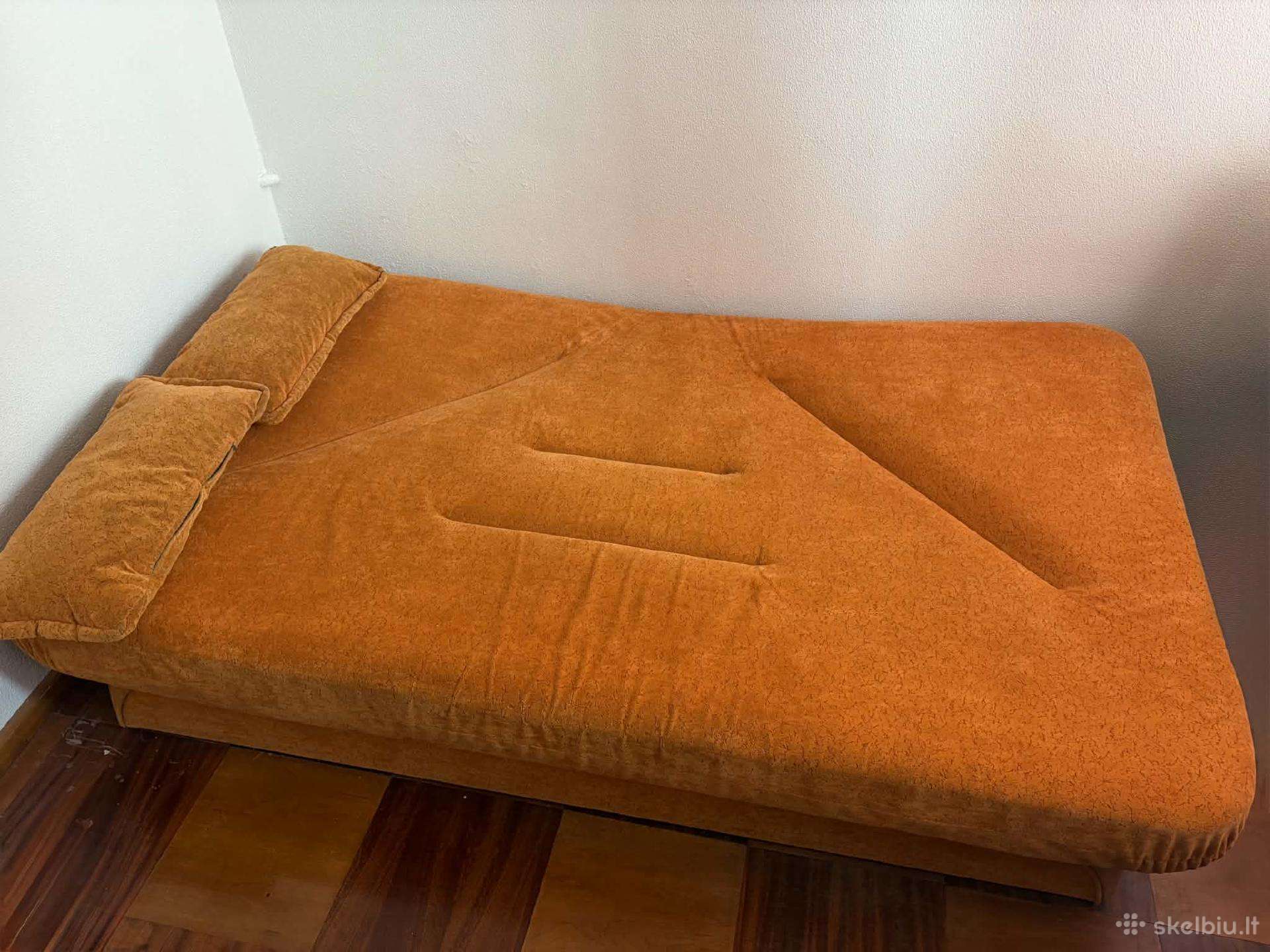 Dvigulė sofa-lova su transformuojamais šonais