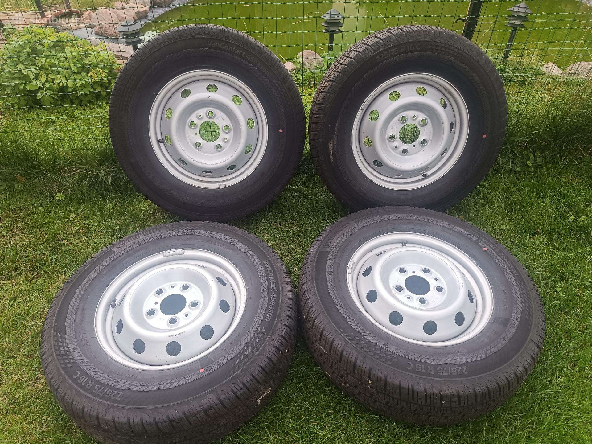 Parduodu 225/75 R16 Continental 22metu universal.