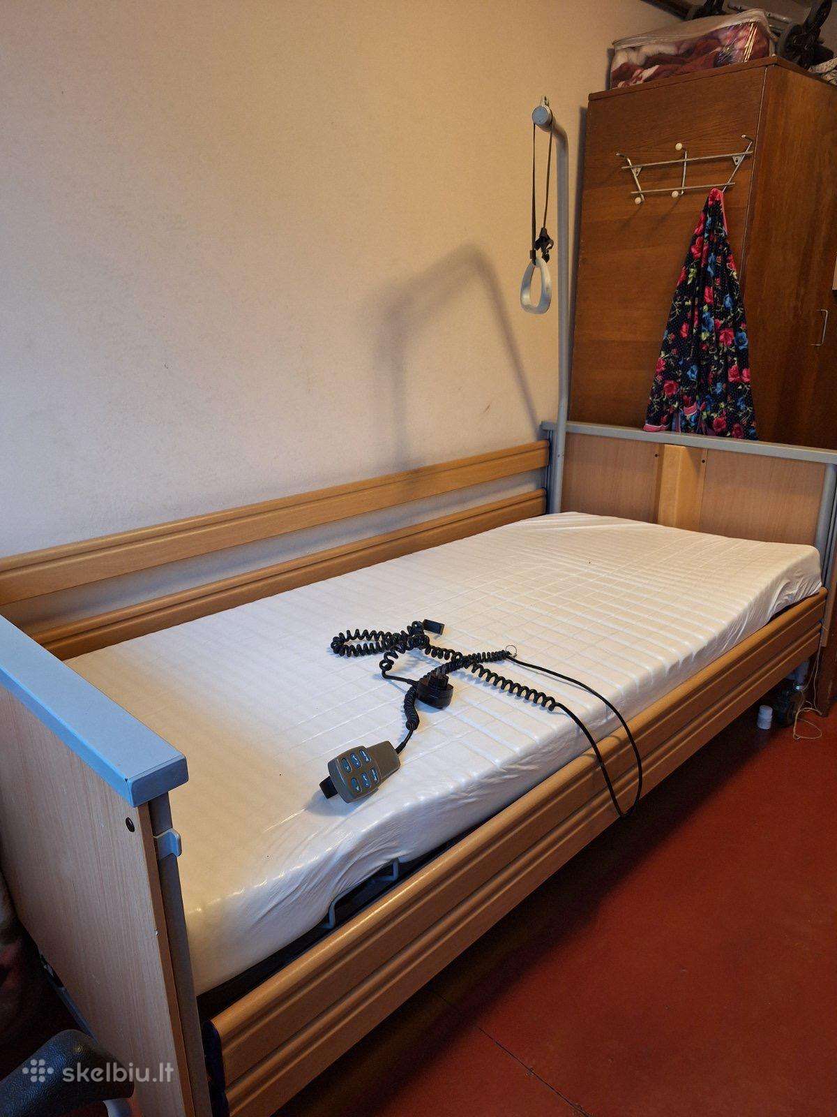 Parduodama medicininė lova ir vežimėlis/WC