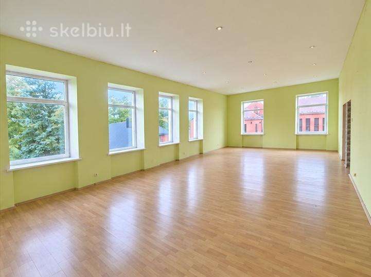 Išnuomojamos Erdvios Patalpos Anykščių Centre