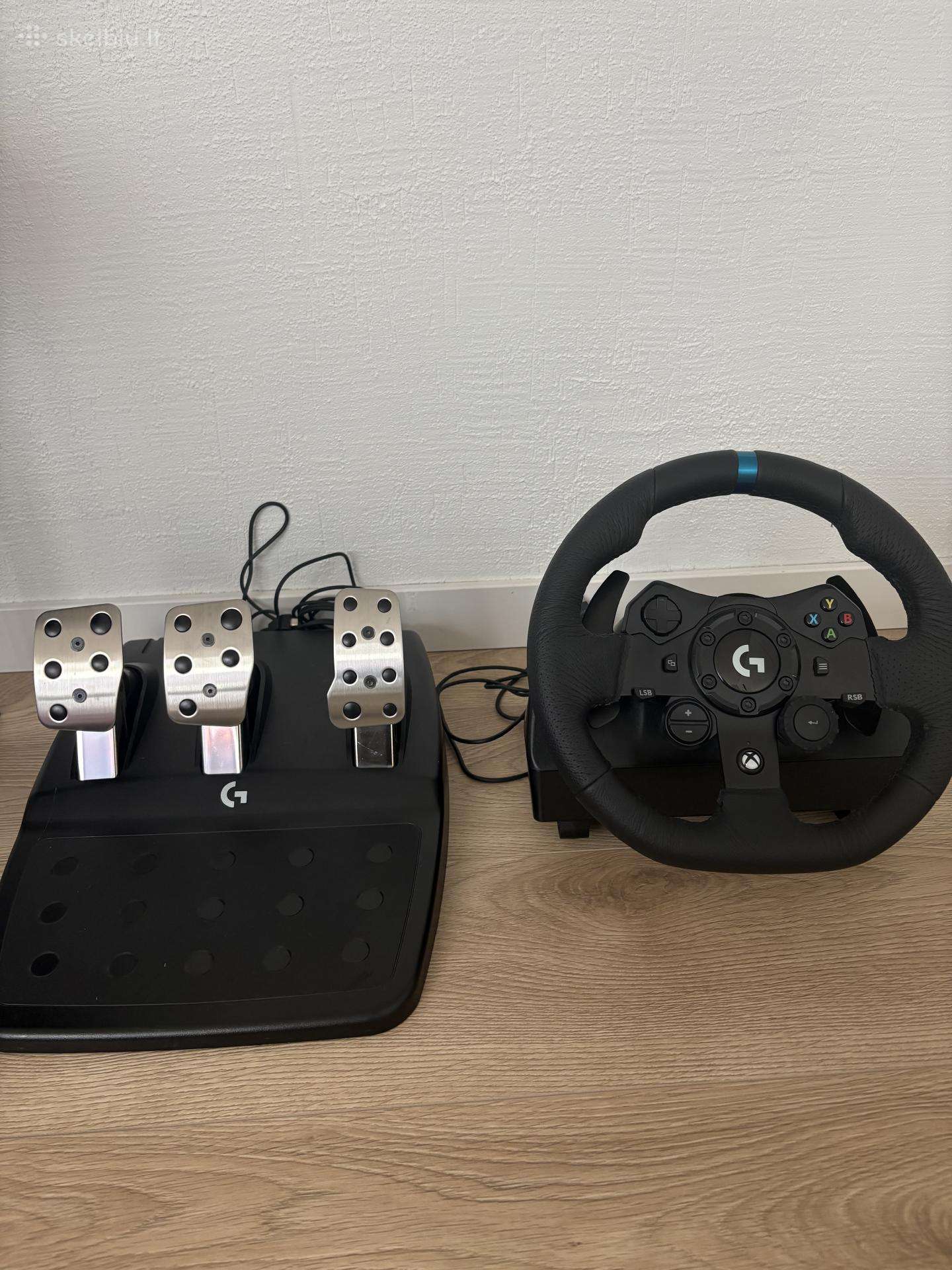 Logitech G923 Trueforce lenktynių vairas+3 pedalai