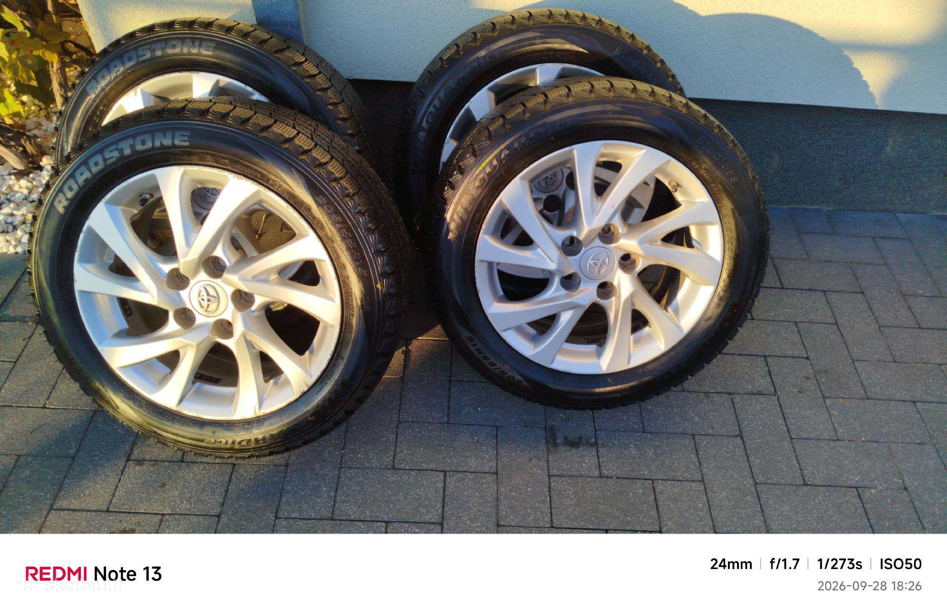 Toyota lieti ratlankiai R16 su nauj. padang.
