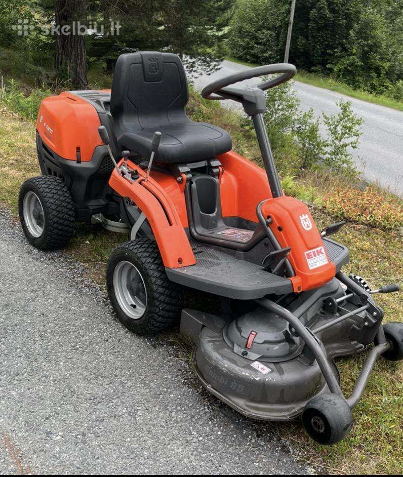 Traktoriukas Husqvarna R112c5