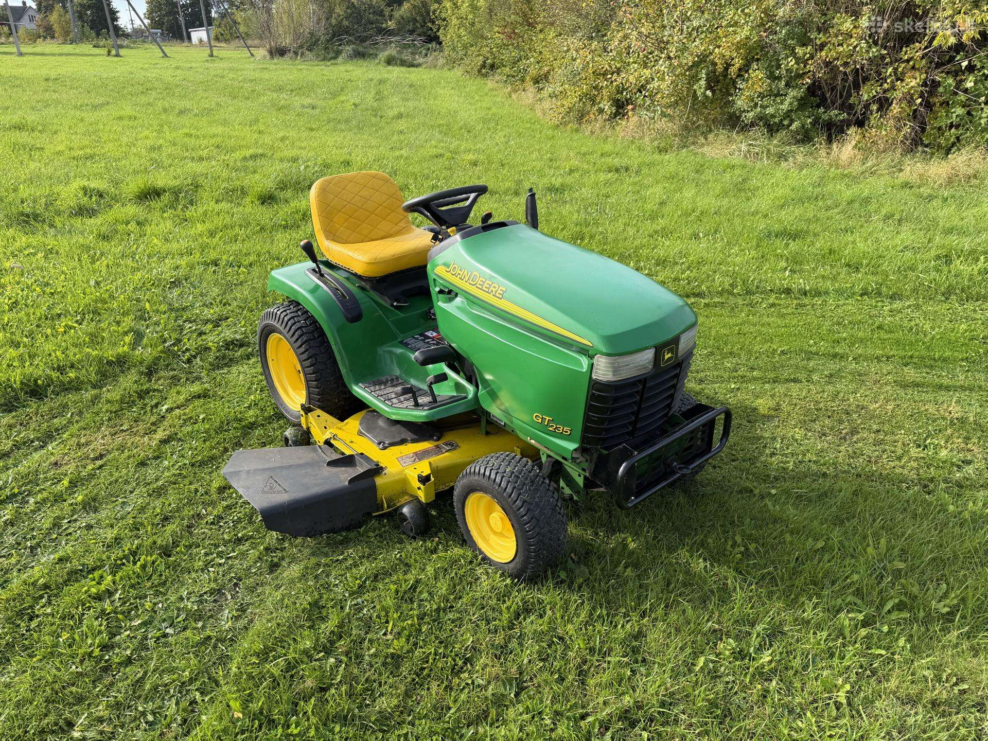 John deere Gt235