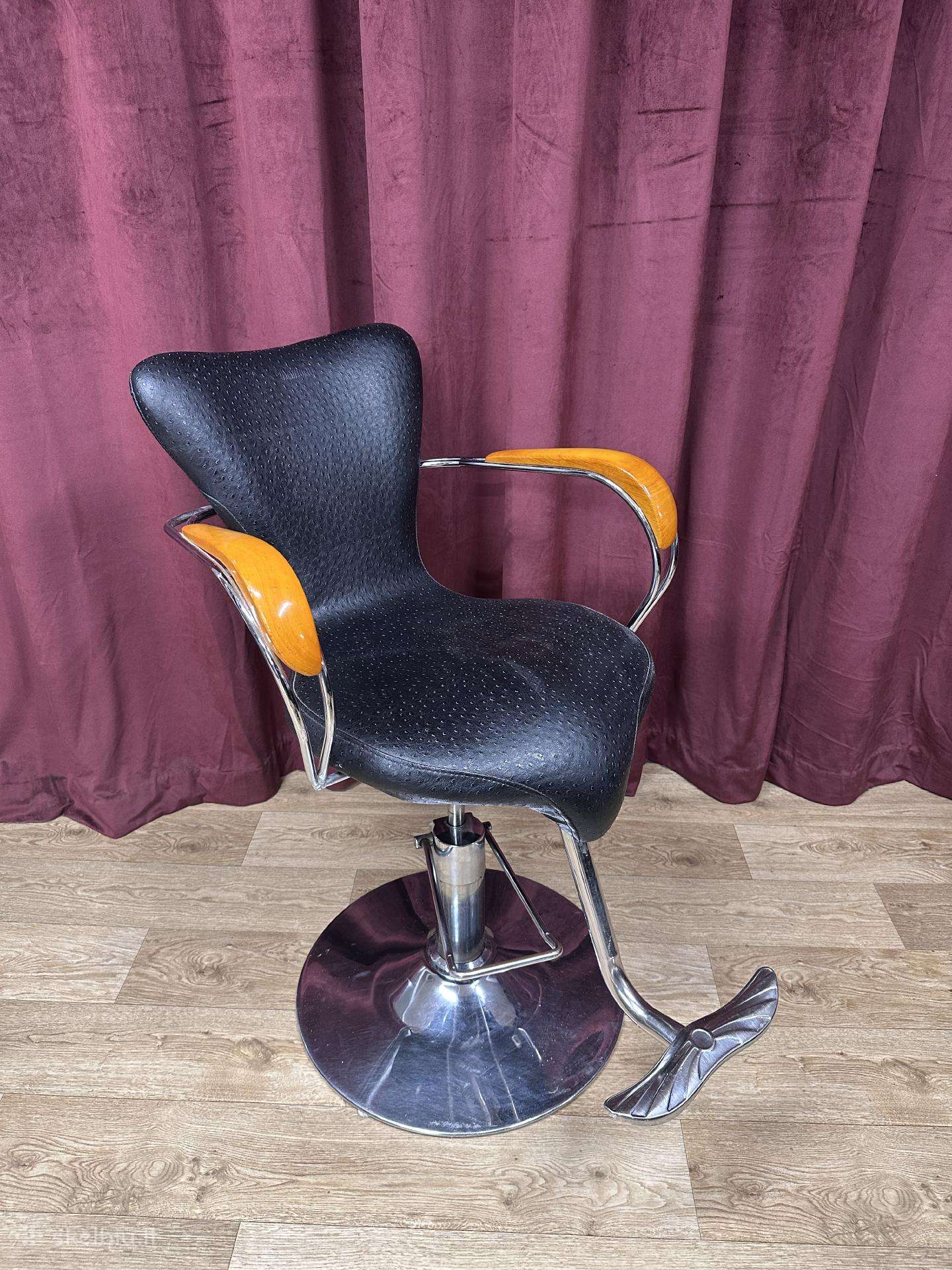 Barber / kirpėjo kėdė