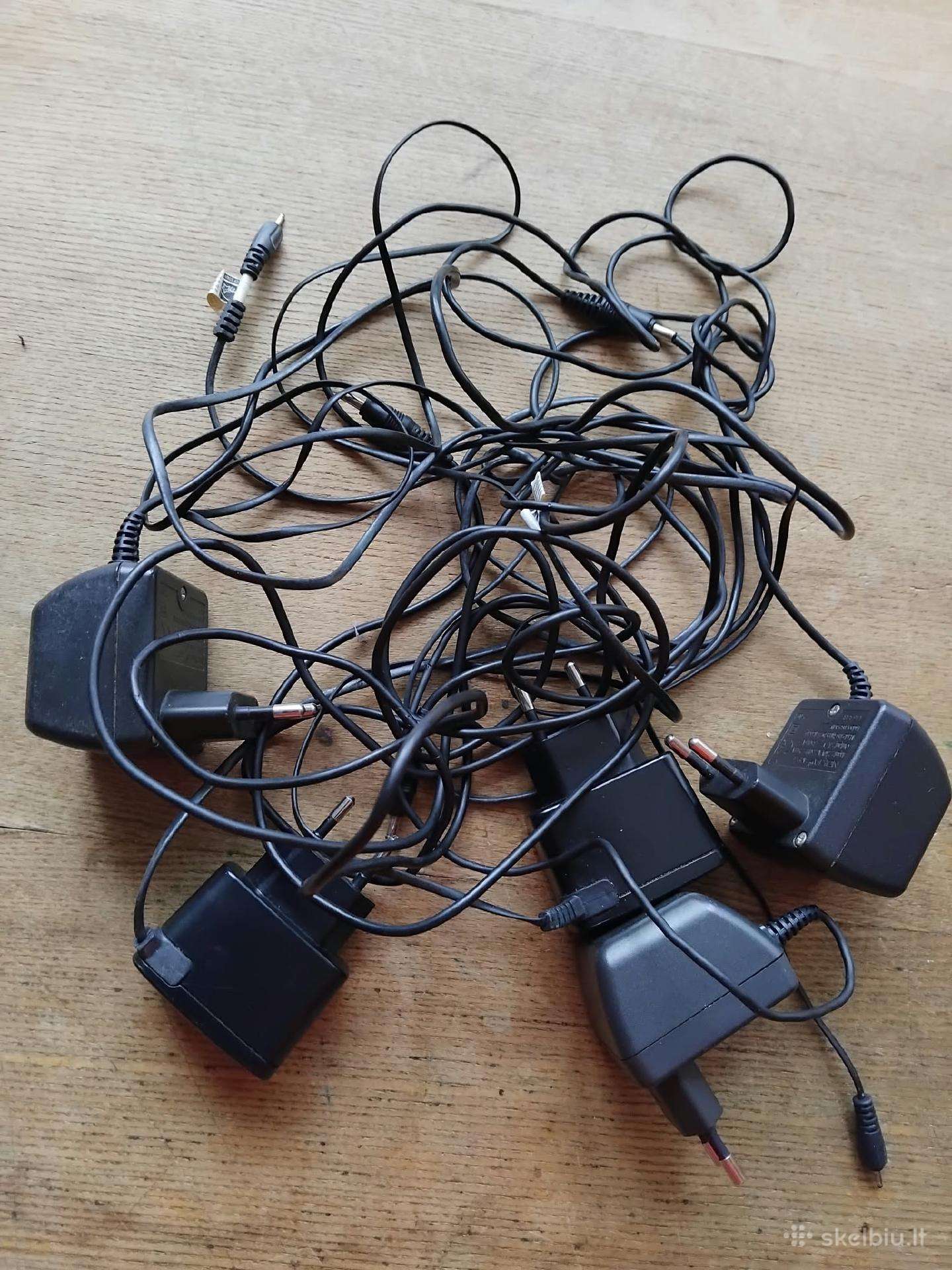 Seni telefonai ir pakrovėjai