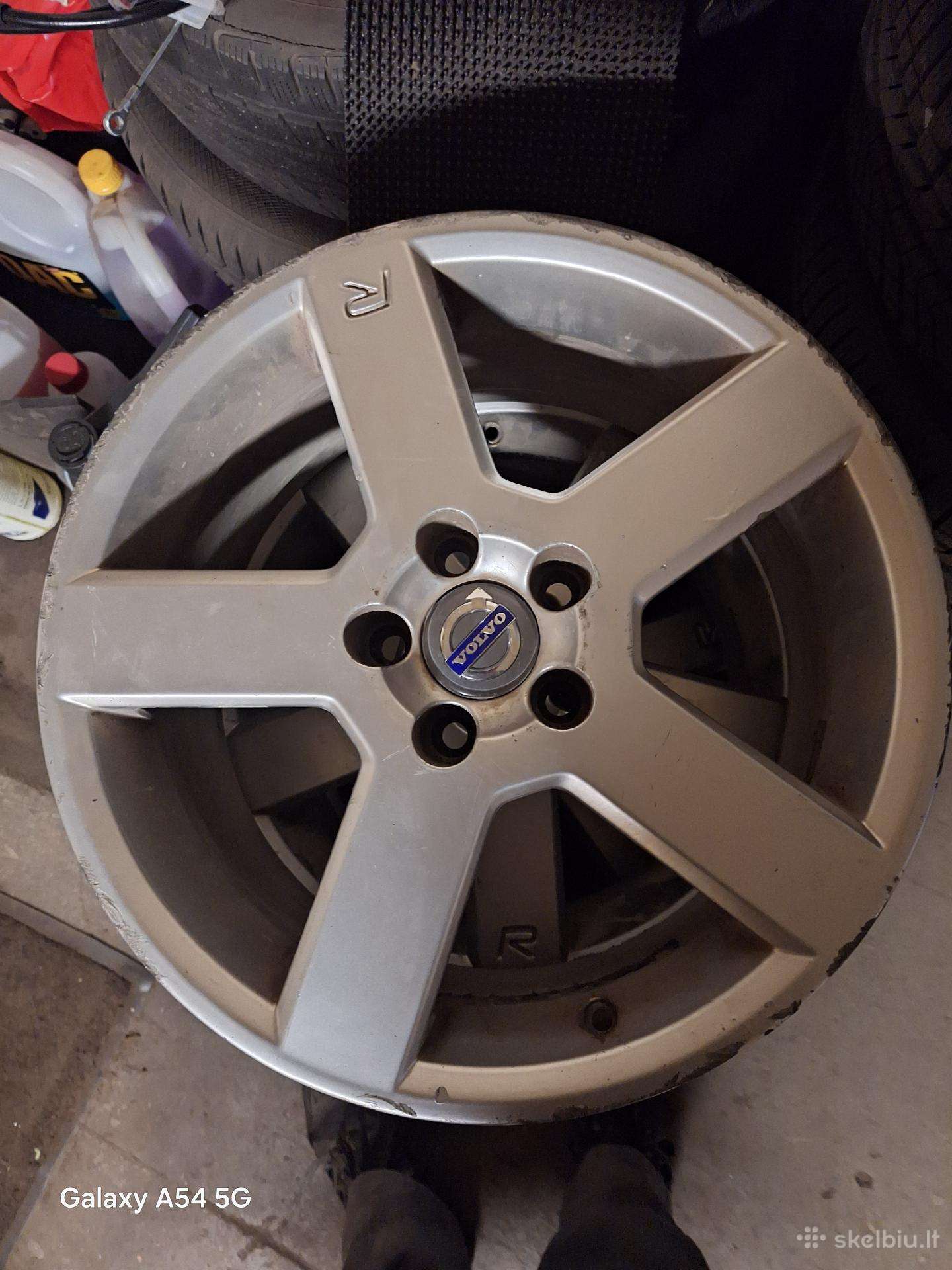 Parduodu originalius volvo ratus.