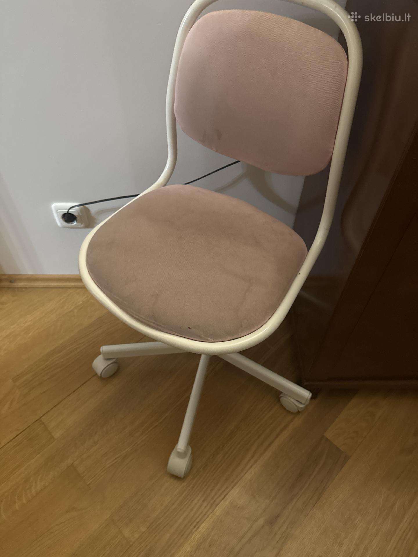Kėde atiduodu - reikia išvalyti