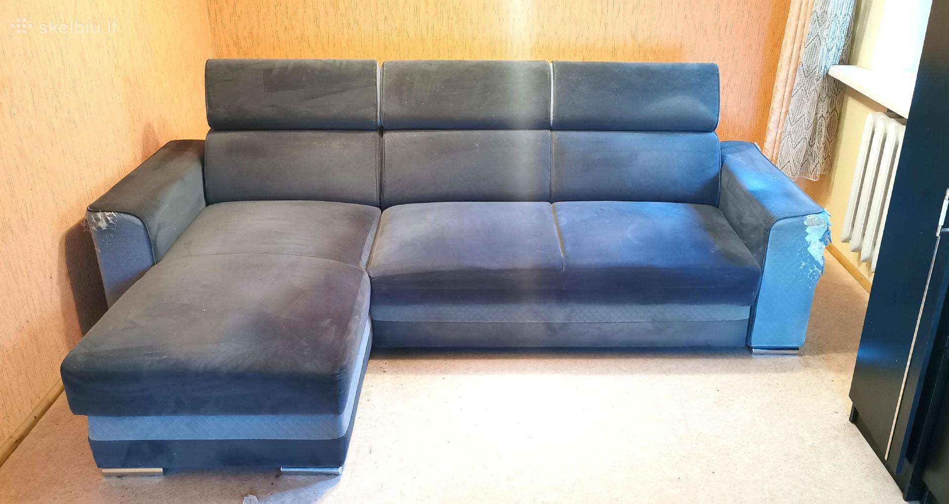 Minkštas kampas- sofa lova su galvos atramomis