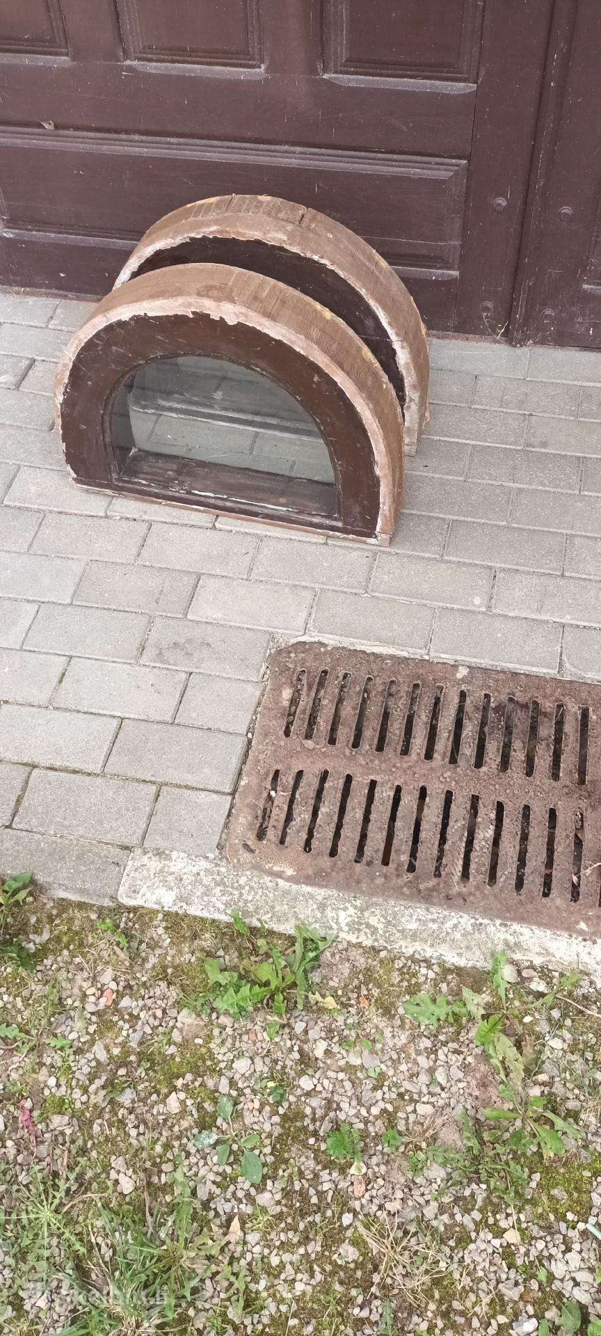 Parduodu dvi medines arkas dvigubu stiklu