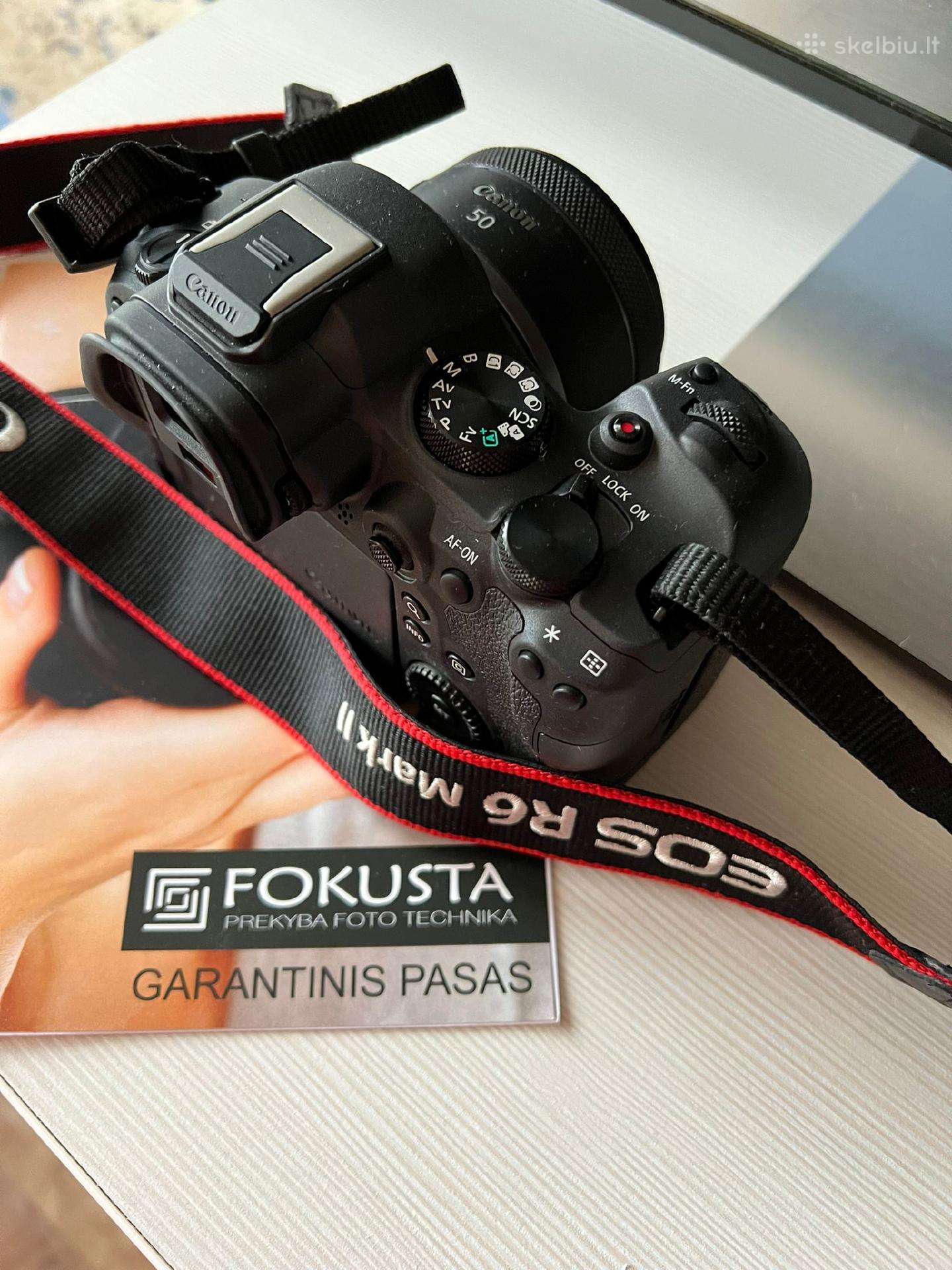 Canon EOS R6 Mark II Su objektyvu