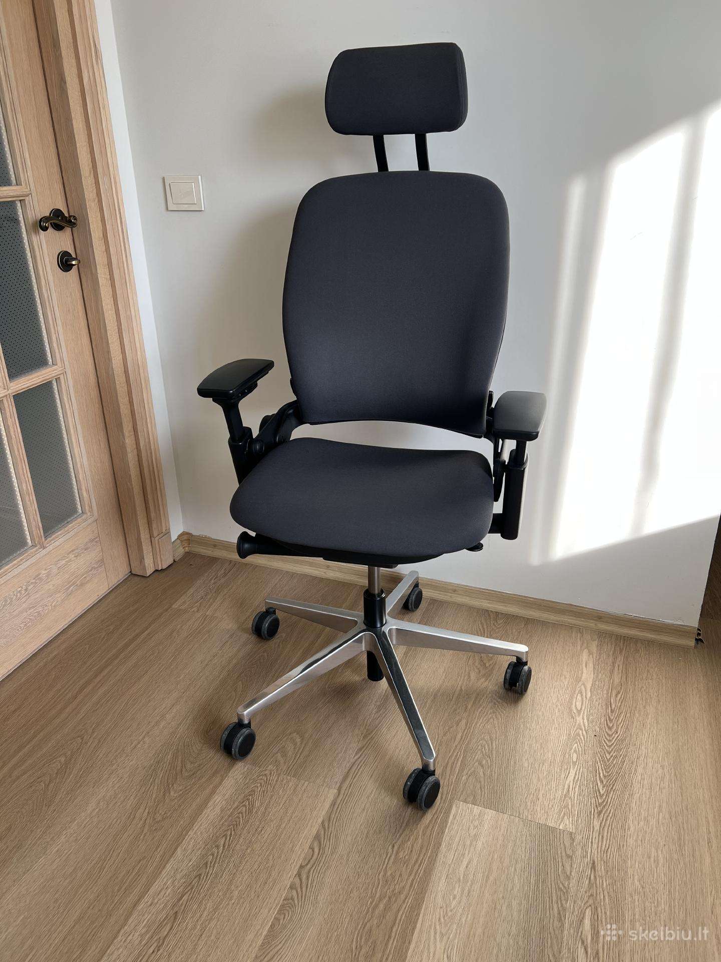 Steelcase Leap Task Chair Standard with headrest