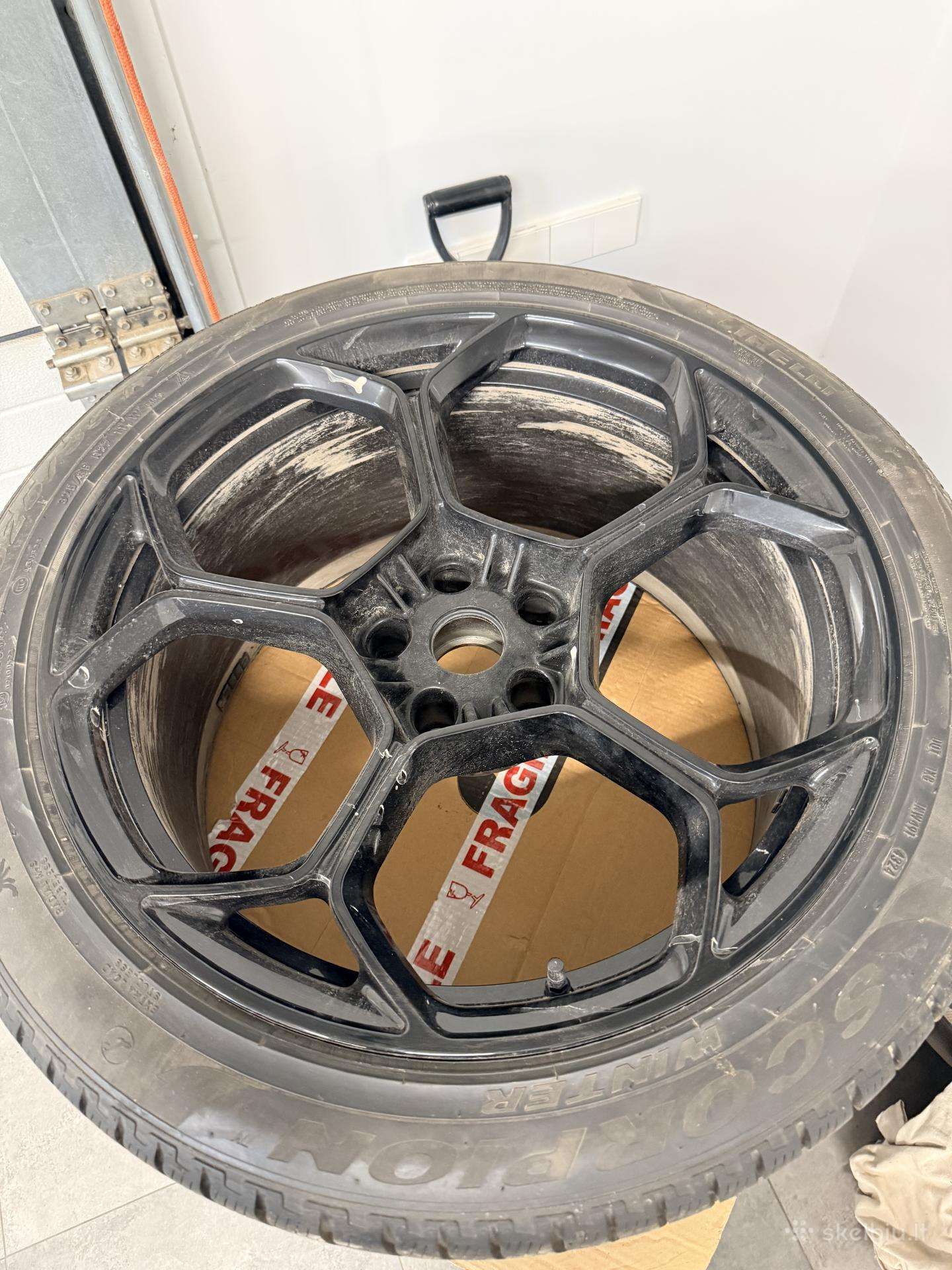 Lamborghini Urus L žieminis ratų su padangom komp