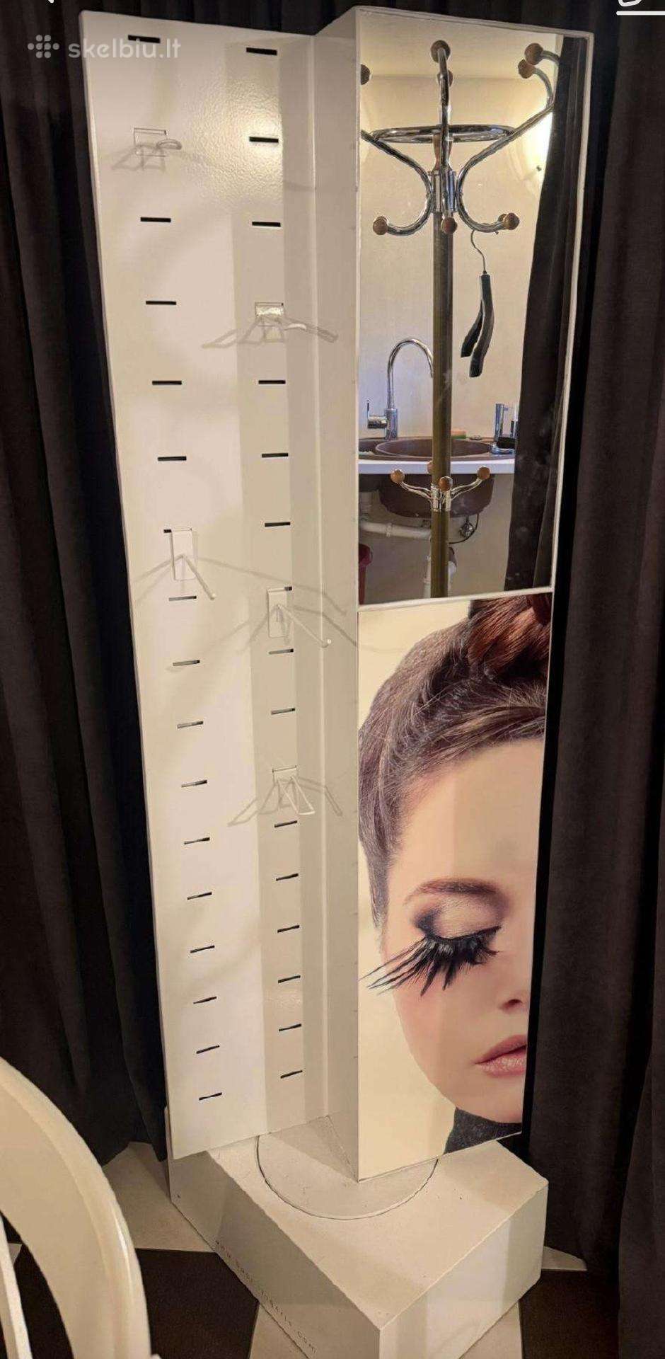 Parduodamas dvipusis besisukantis reklaminis stend
