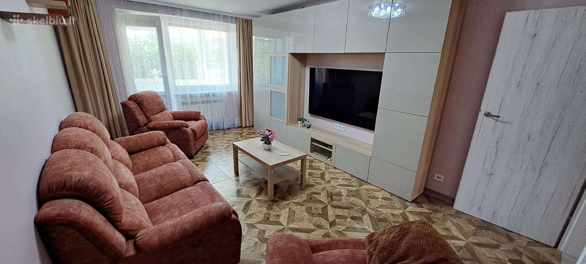 Išnuomojamas 4 kambarių butas Strevos g.
