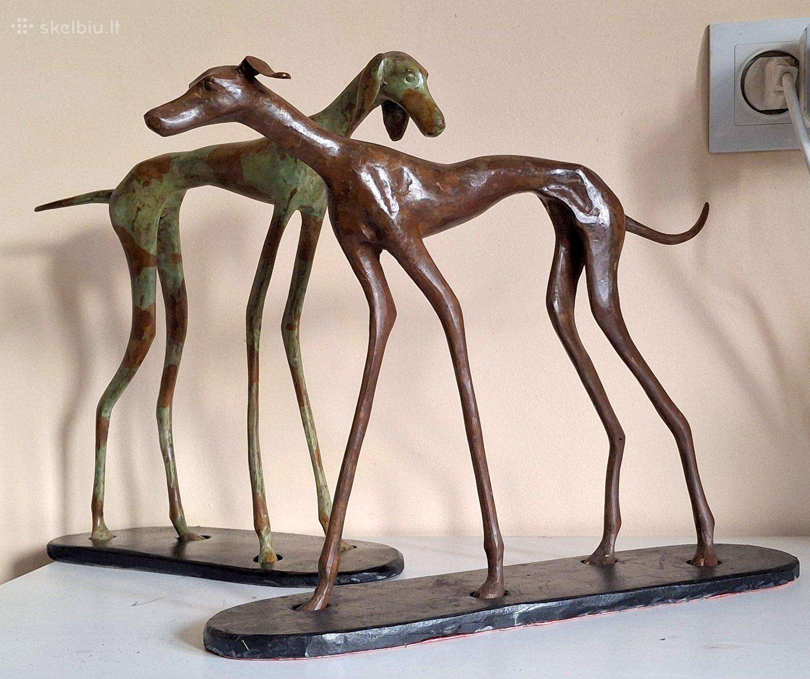 Bronzinės figūros 2vnt. Šuns kurto -28cm