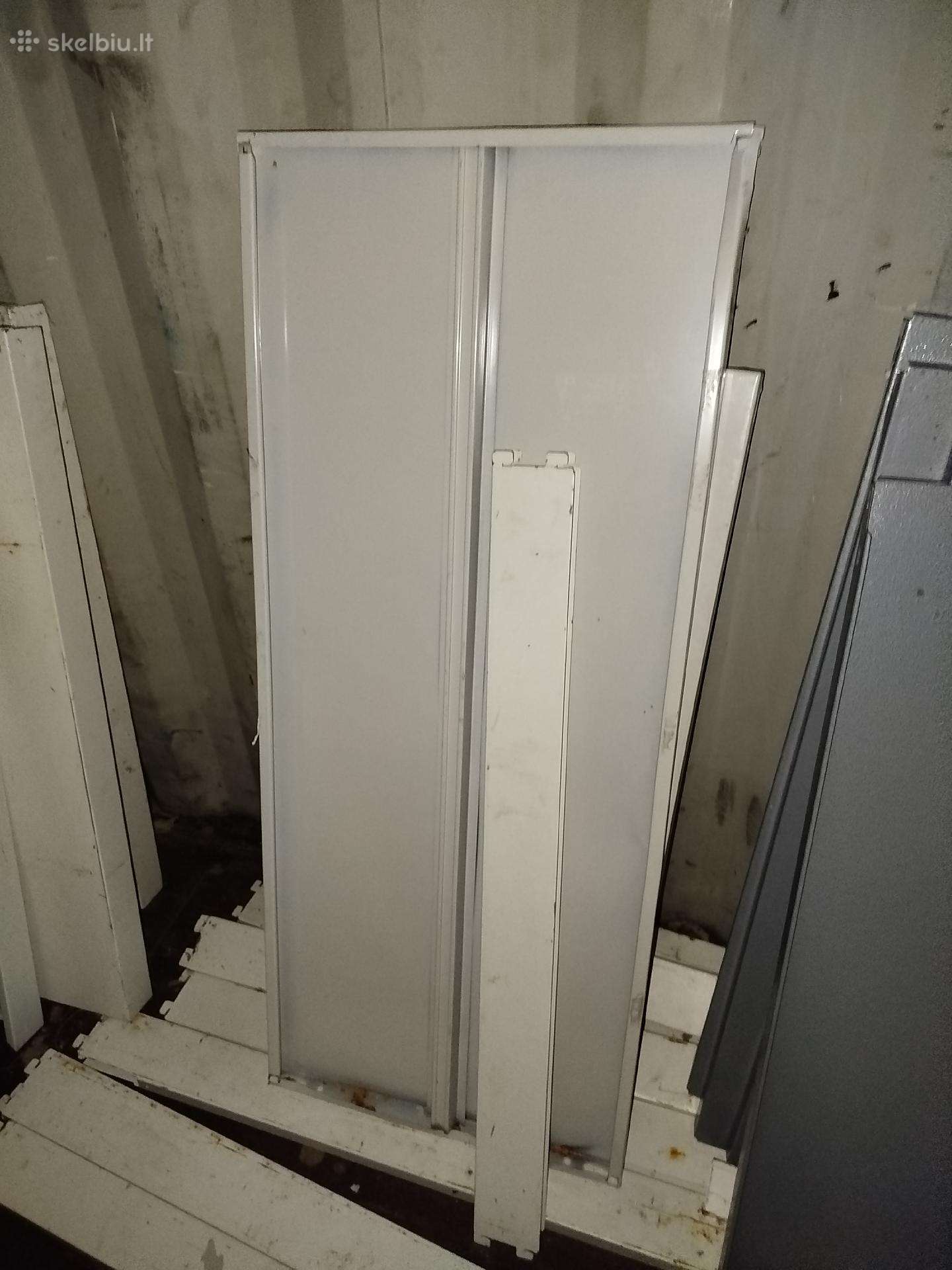 Parduodu metalines lentynas