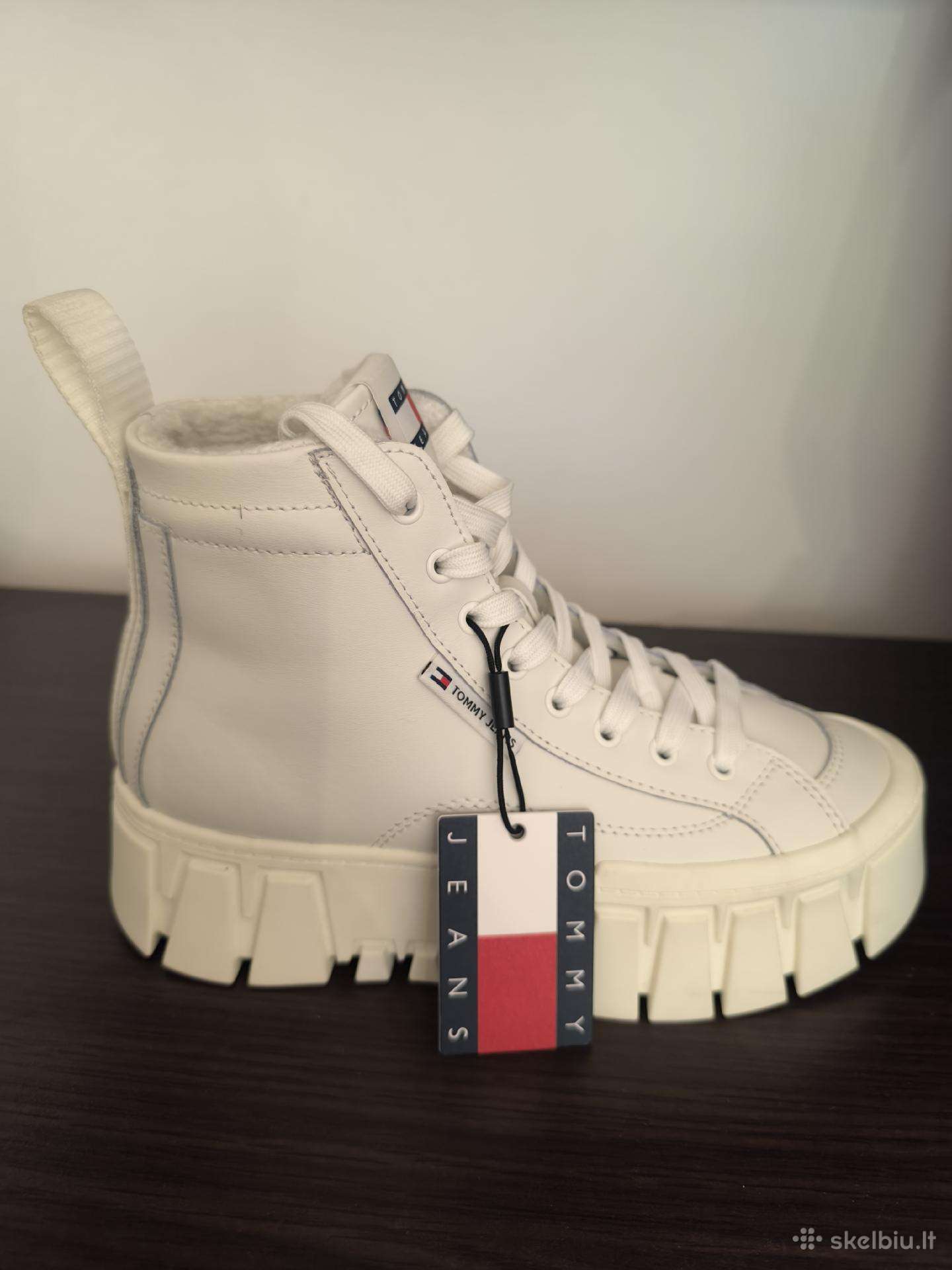 Parduodu **Tommy Hilfiger** batus