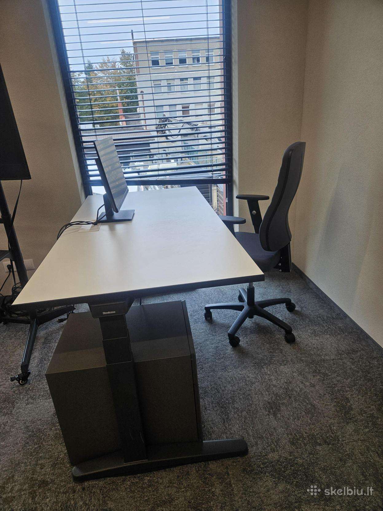 Biuro baldų komplektas Klaipėdoje – 800 €