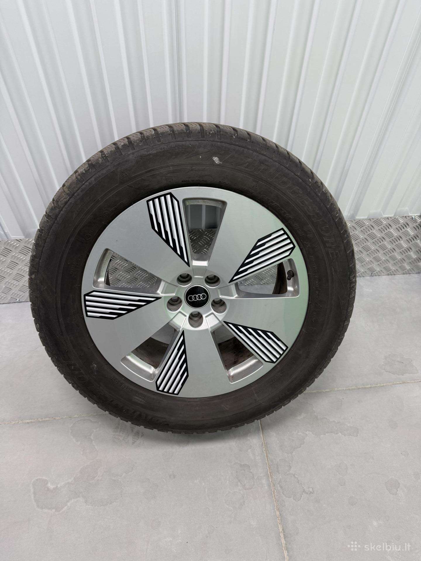 Originalūs Audi R19 ratlankiai ir Bridgestone