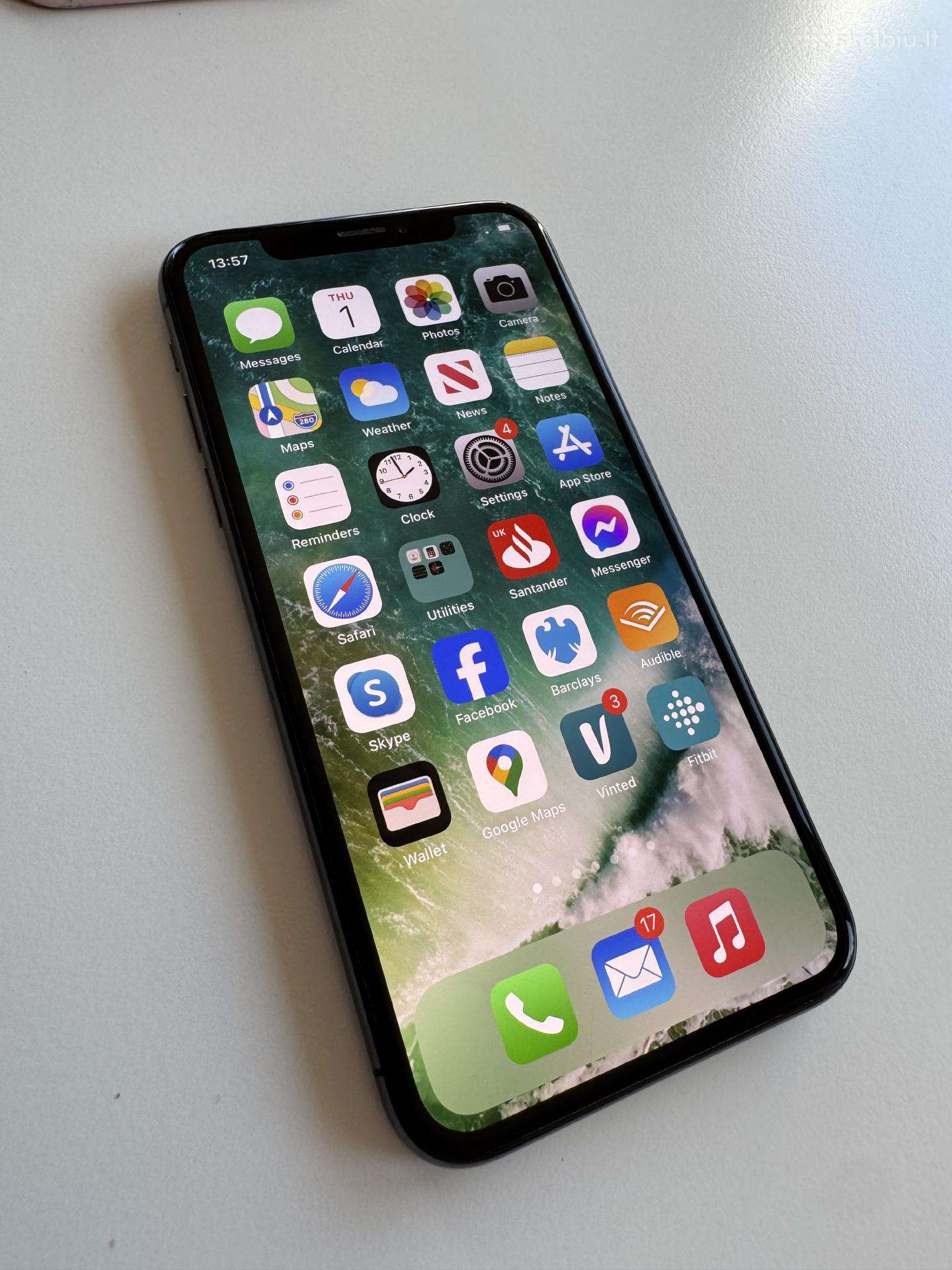 Apple iPhone X Space Grey.