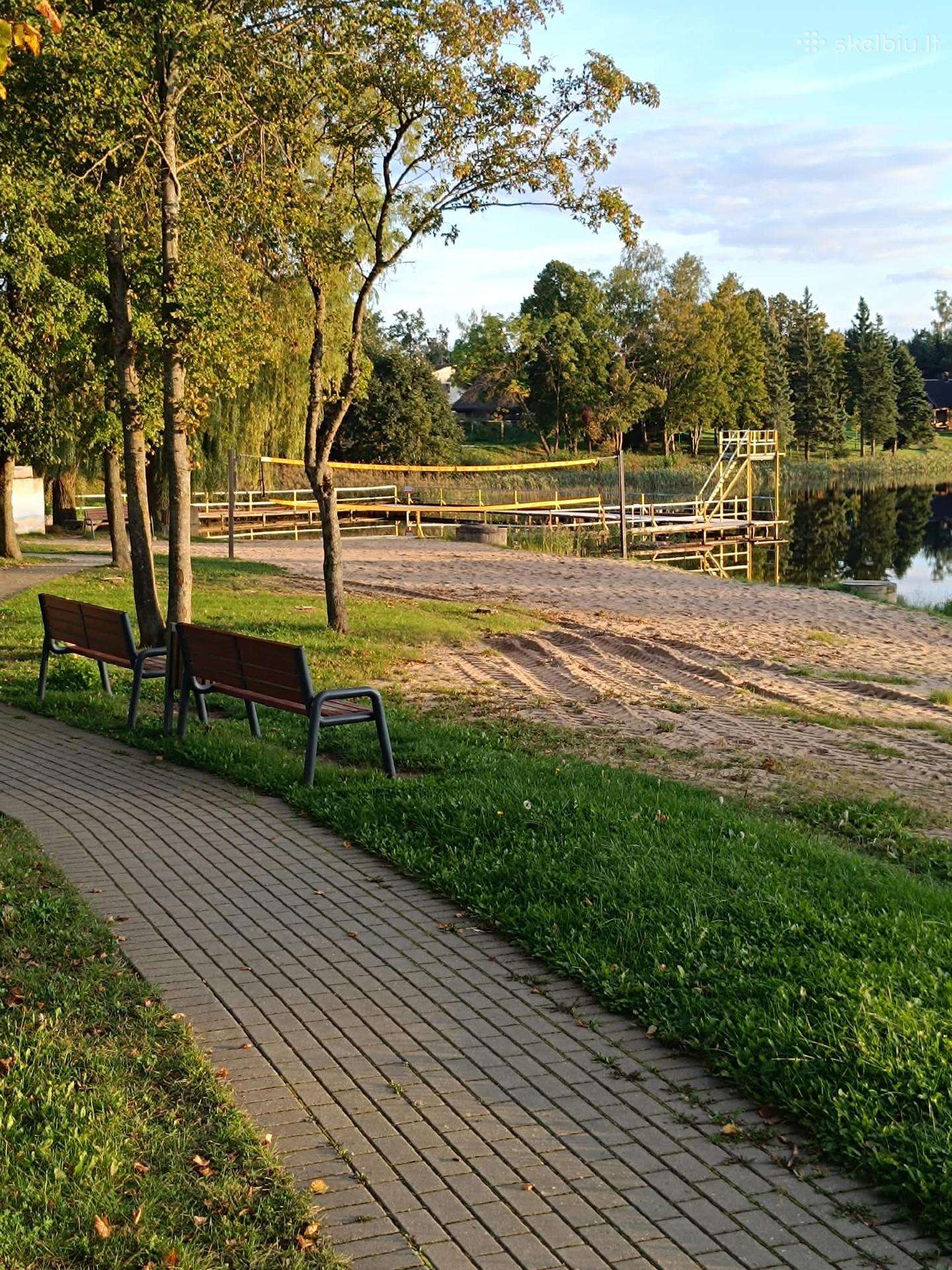 Sodo sklypas prie tvenkinio