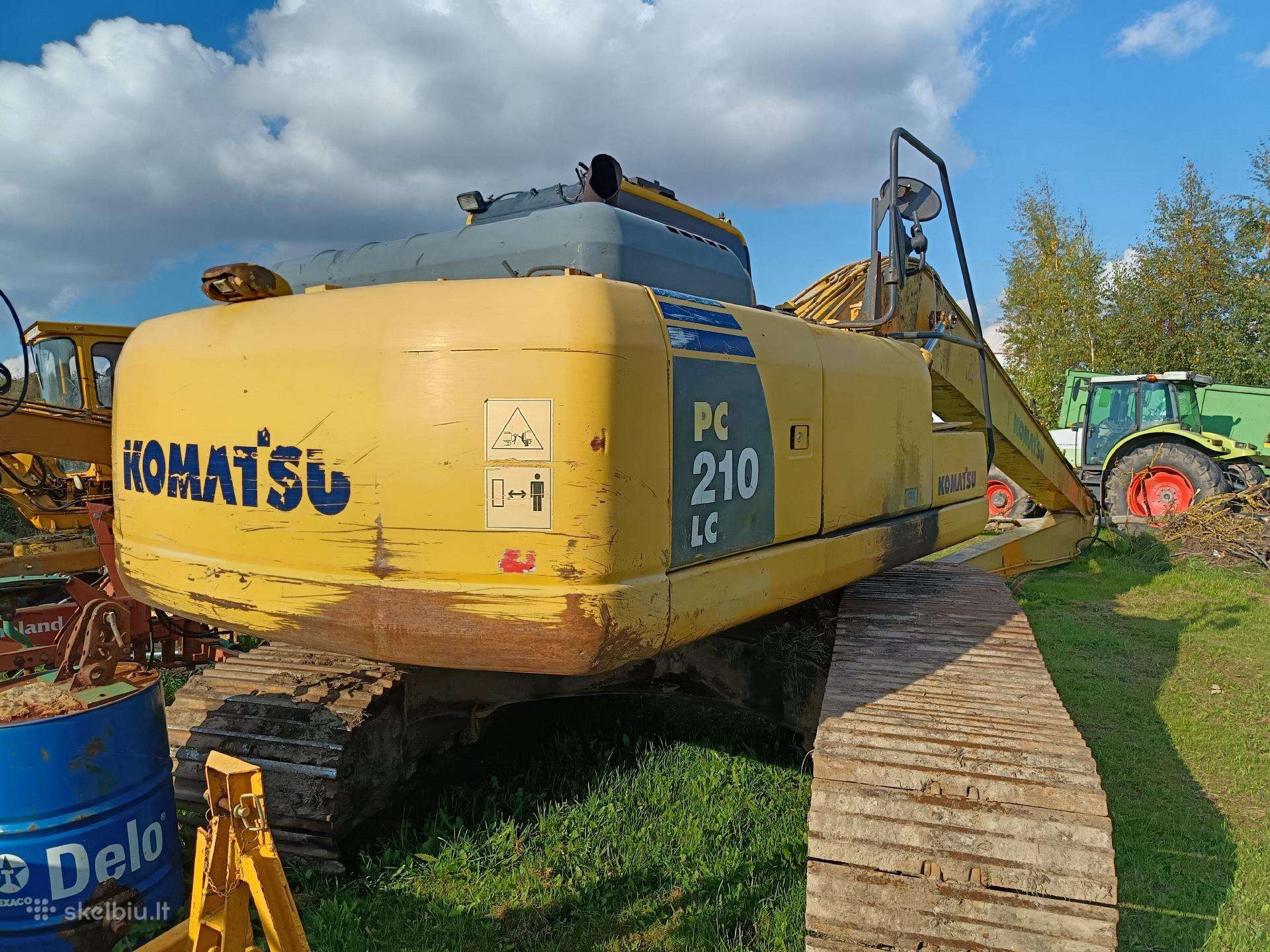 Komatsu PC210LC, excavator