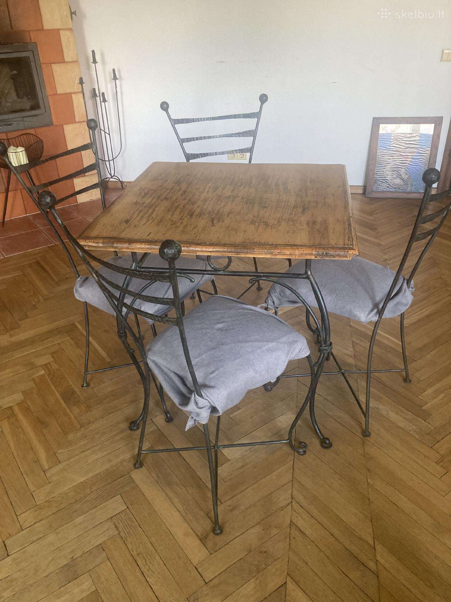 Parduodu kaltinio metalo komplektą