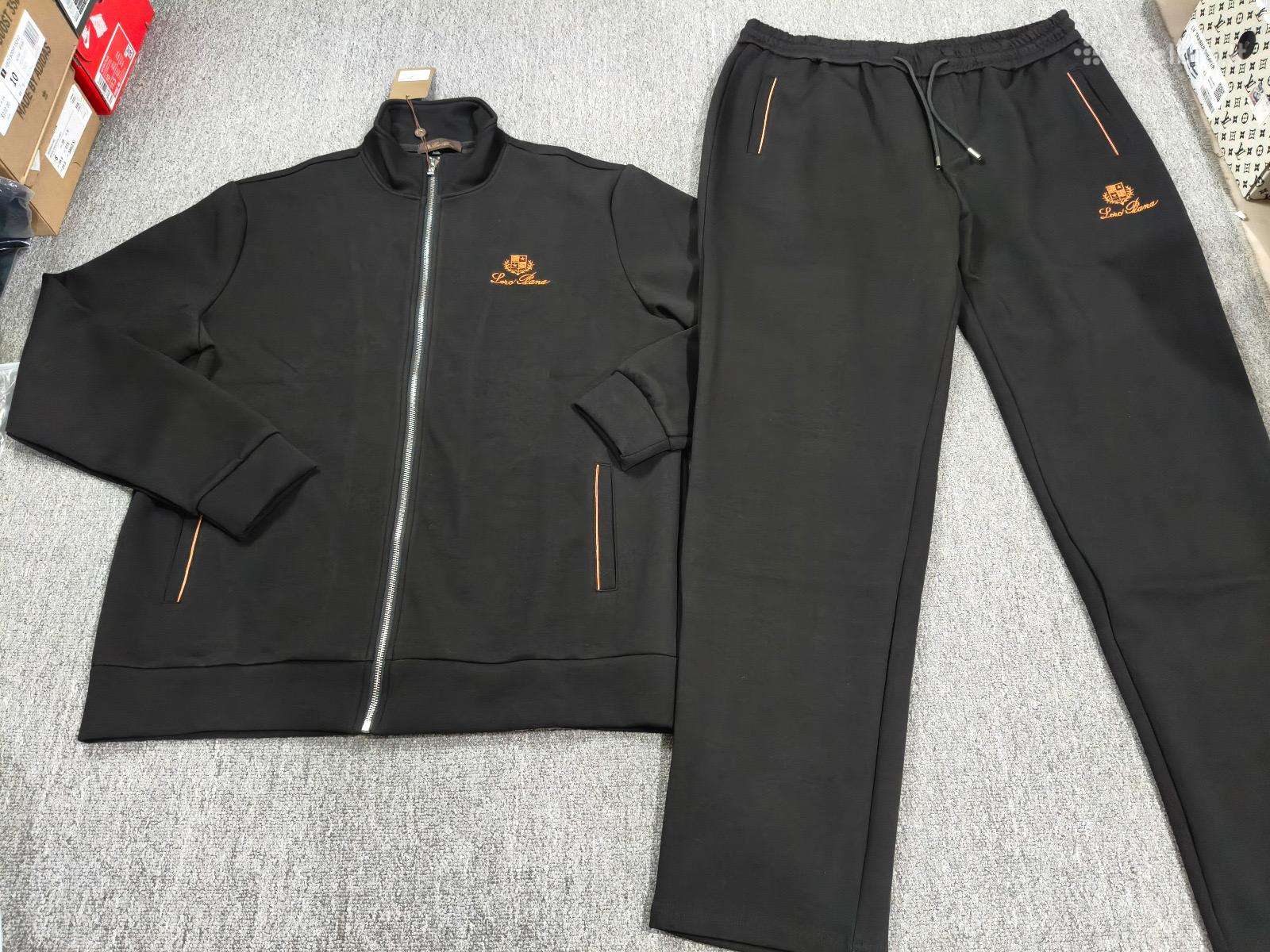 Loro piana kostiumas