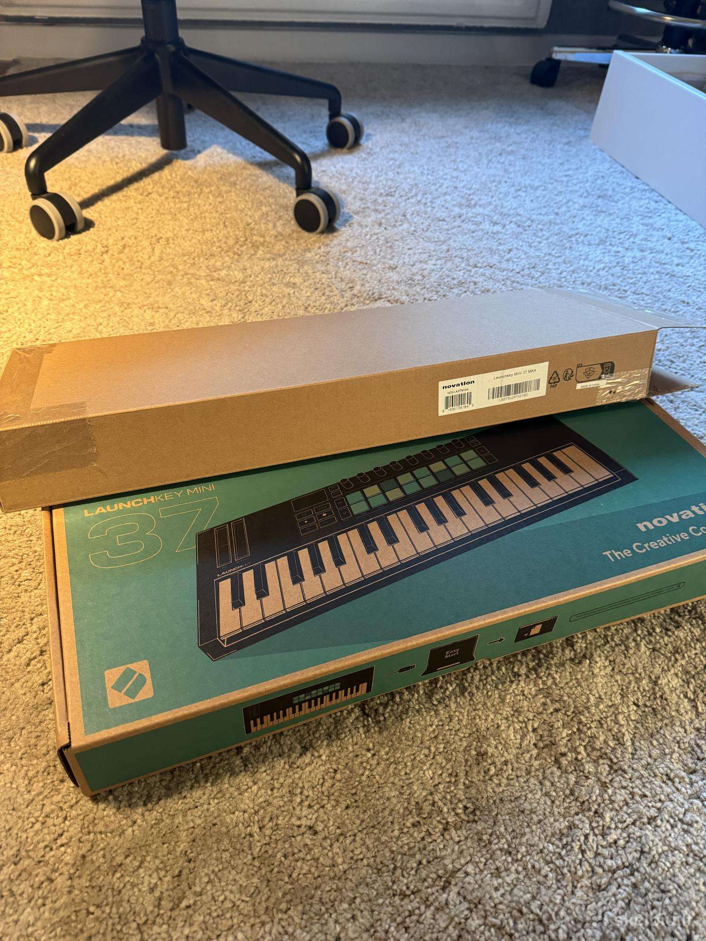 Novation Launchkey Mini 37 Mk4