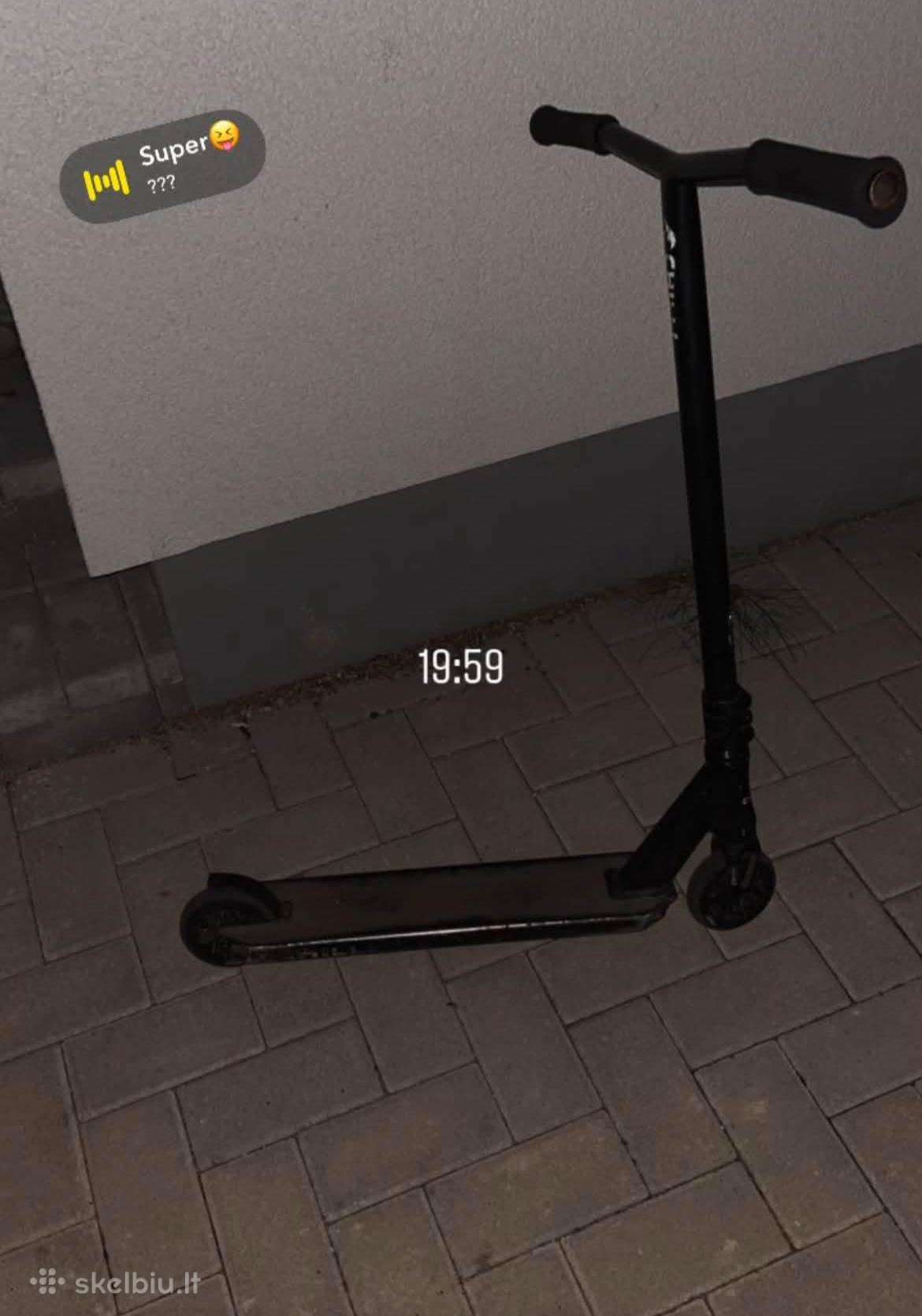 Parduodu daug triukiniu paspirtuku