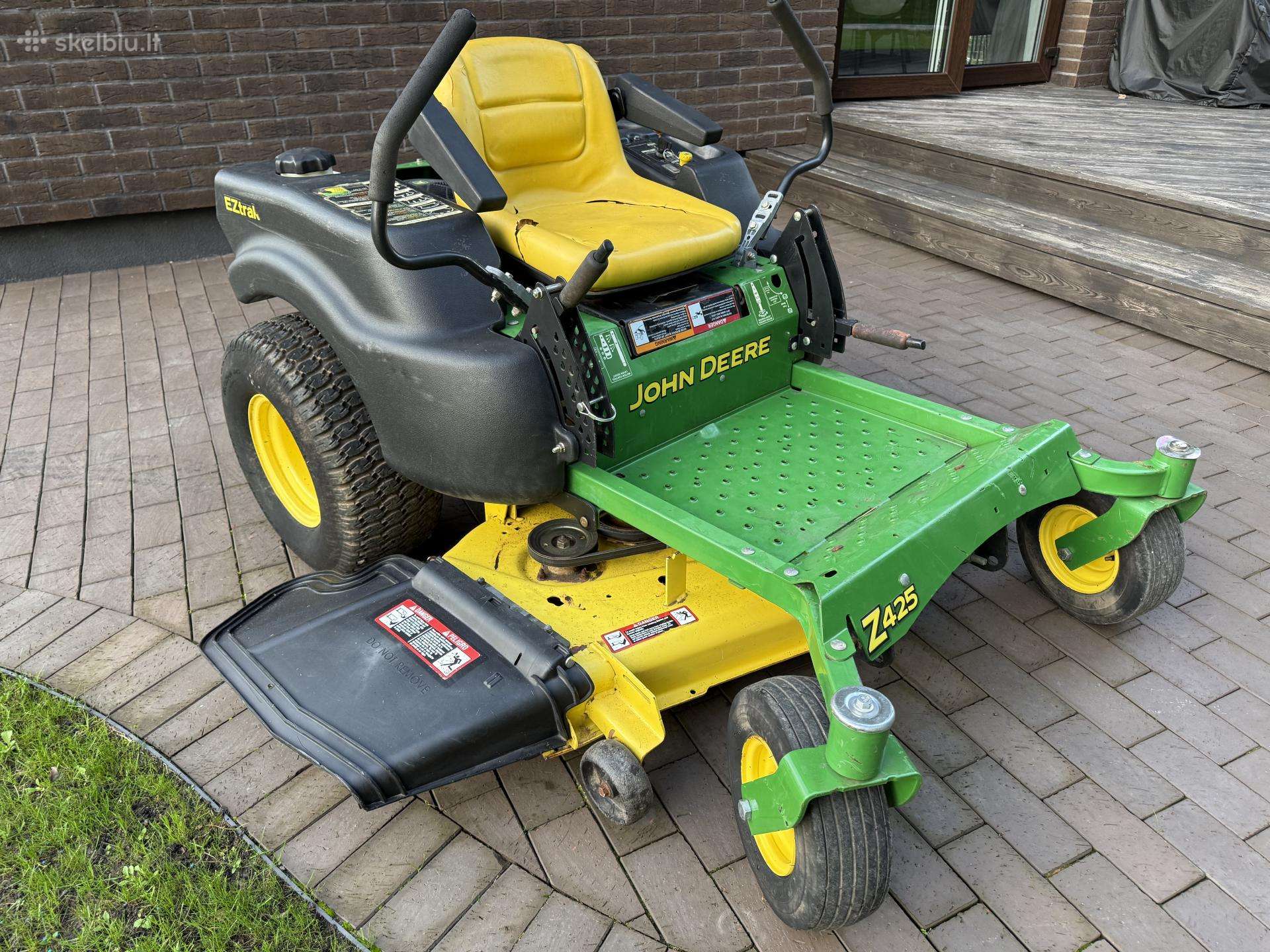 Traktoriukas John Deere Z425 Eztrak