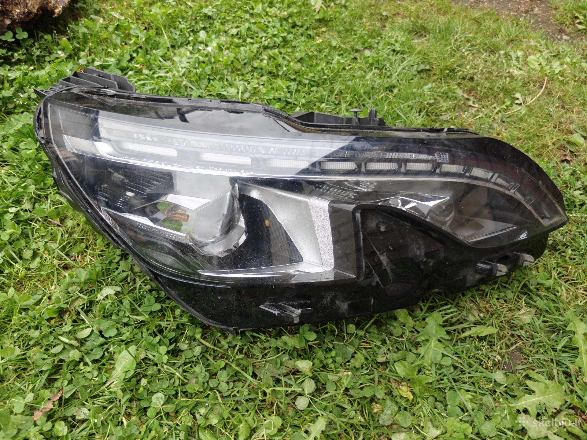 Peugeot 5008 dešinės pusės žibintas
