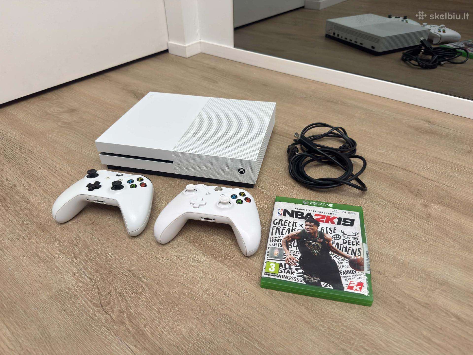 Xbox One S 500gb baltas + 2 pulteliai + Nba 2k19