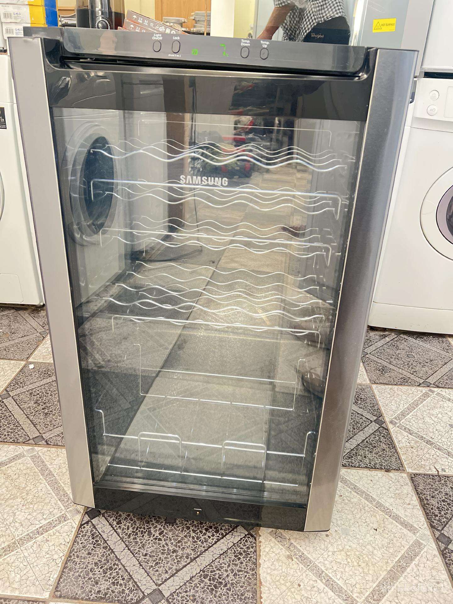 Vyno šaldytuvas Samsung Rw33ebss