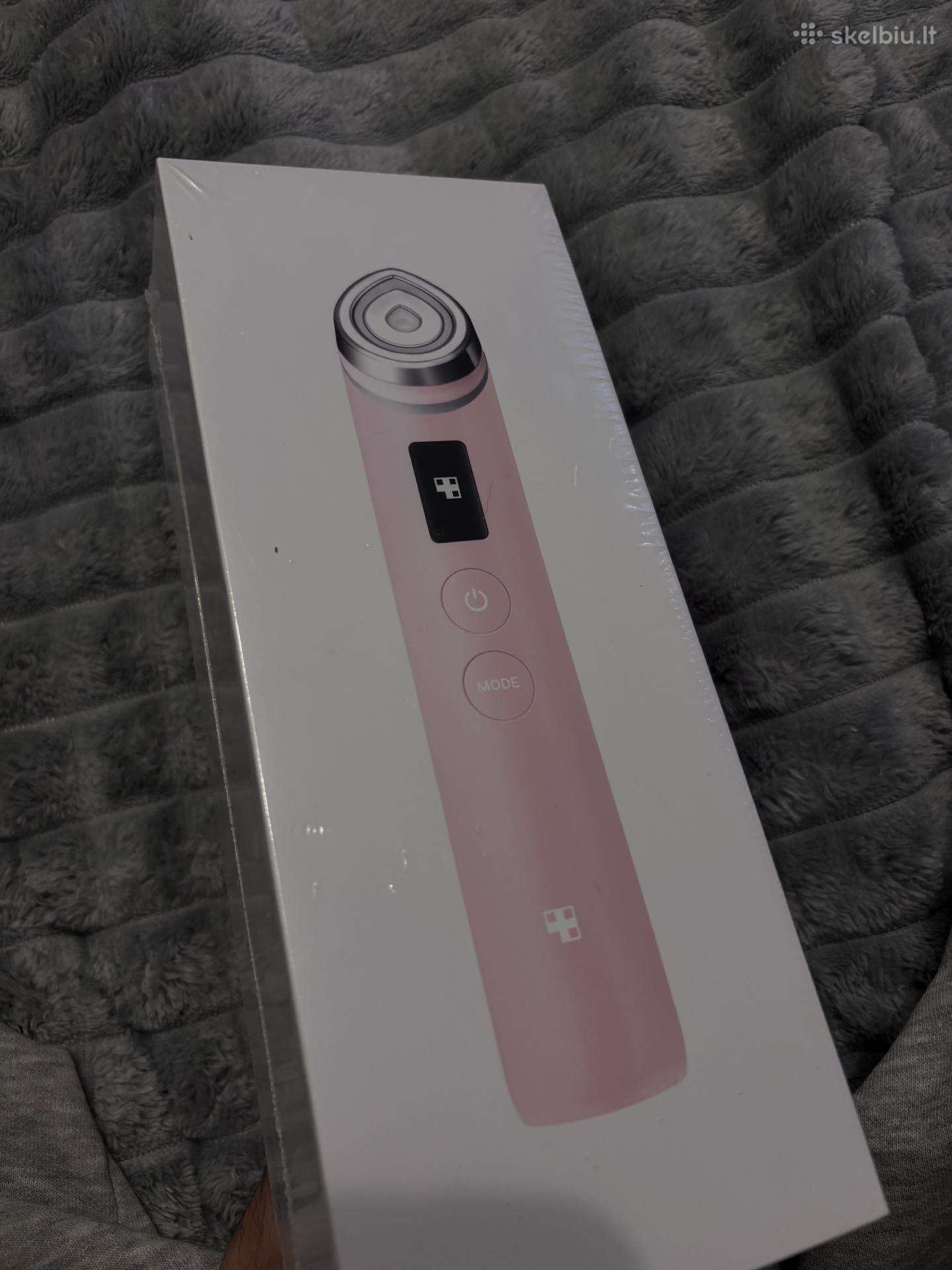 Parduosiu veido masažuoklį Age-r Booster Pro