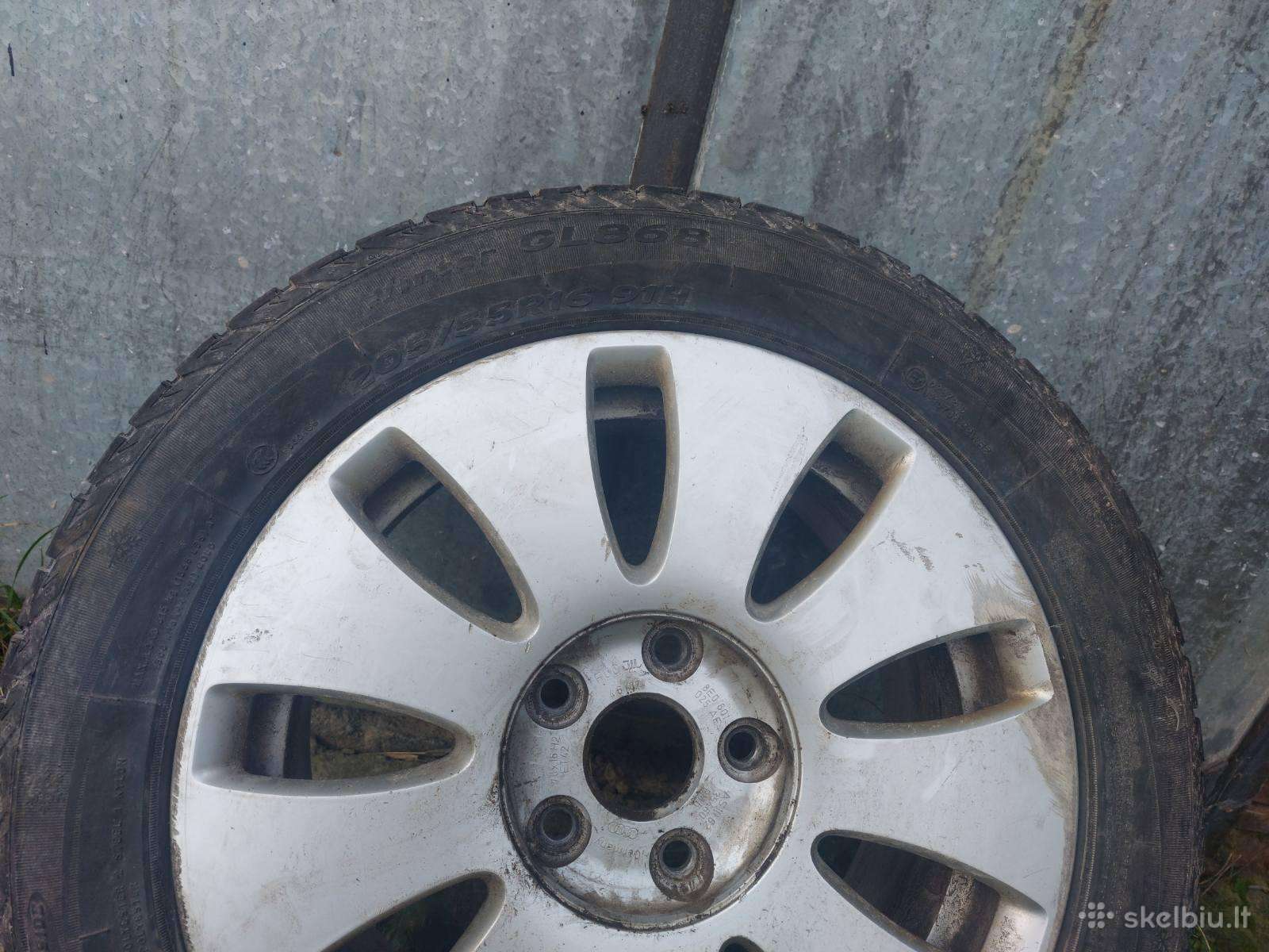 4 naudotos padangos su diskais Audi