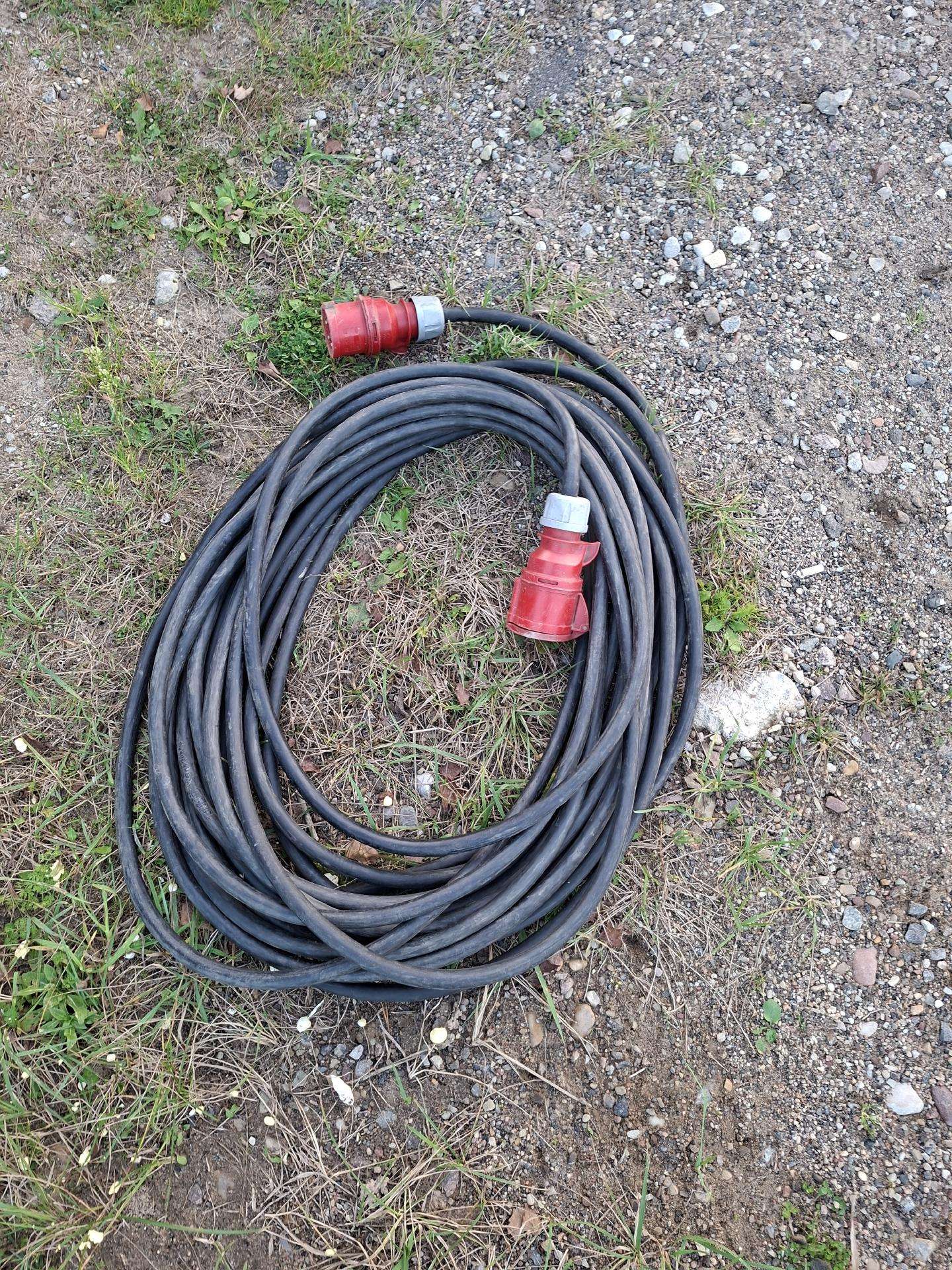 32 A Trifazis kabelis 30m