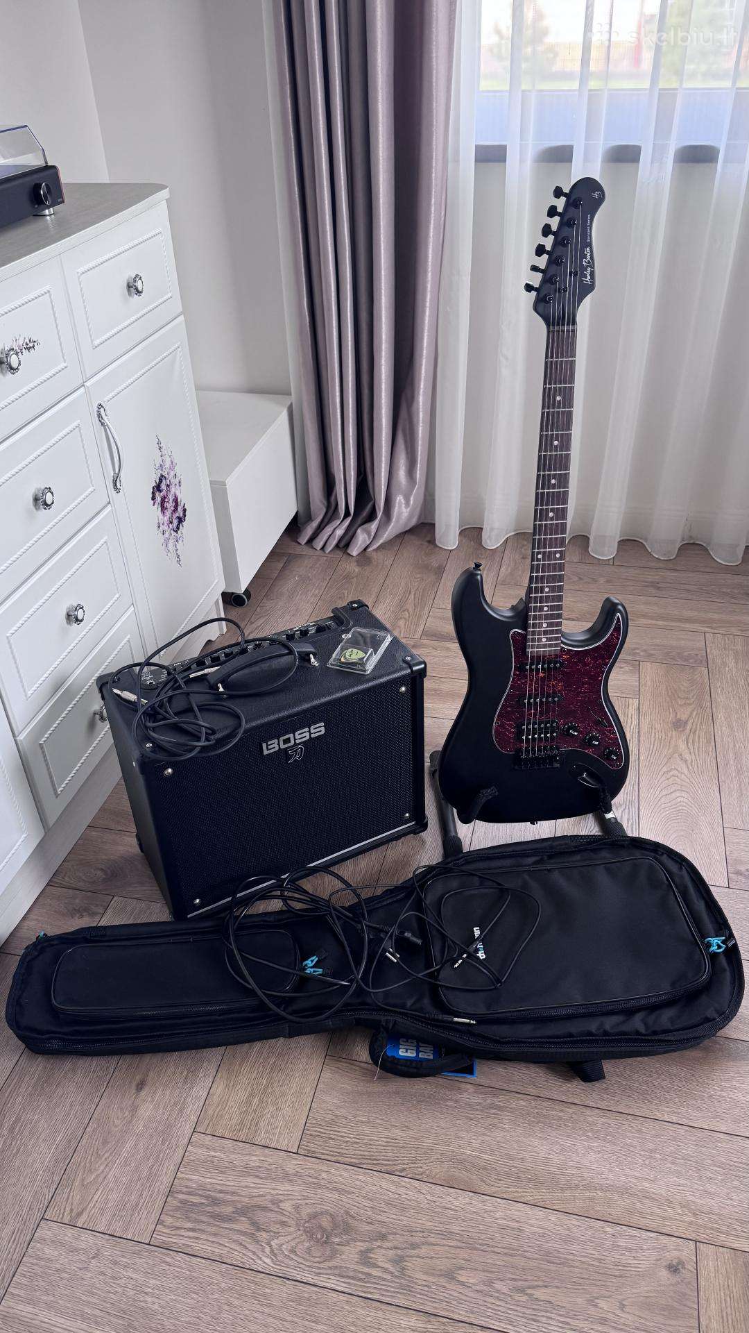 Parduodu elektrine gitarą su visais priedais