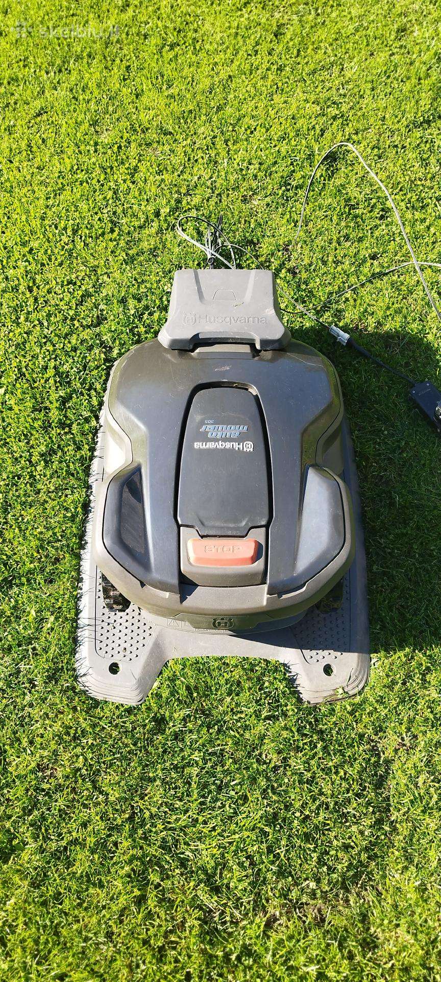 Husquarna 305 vejos robotas