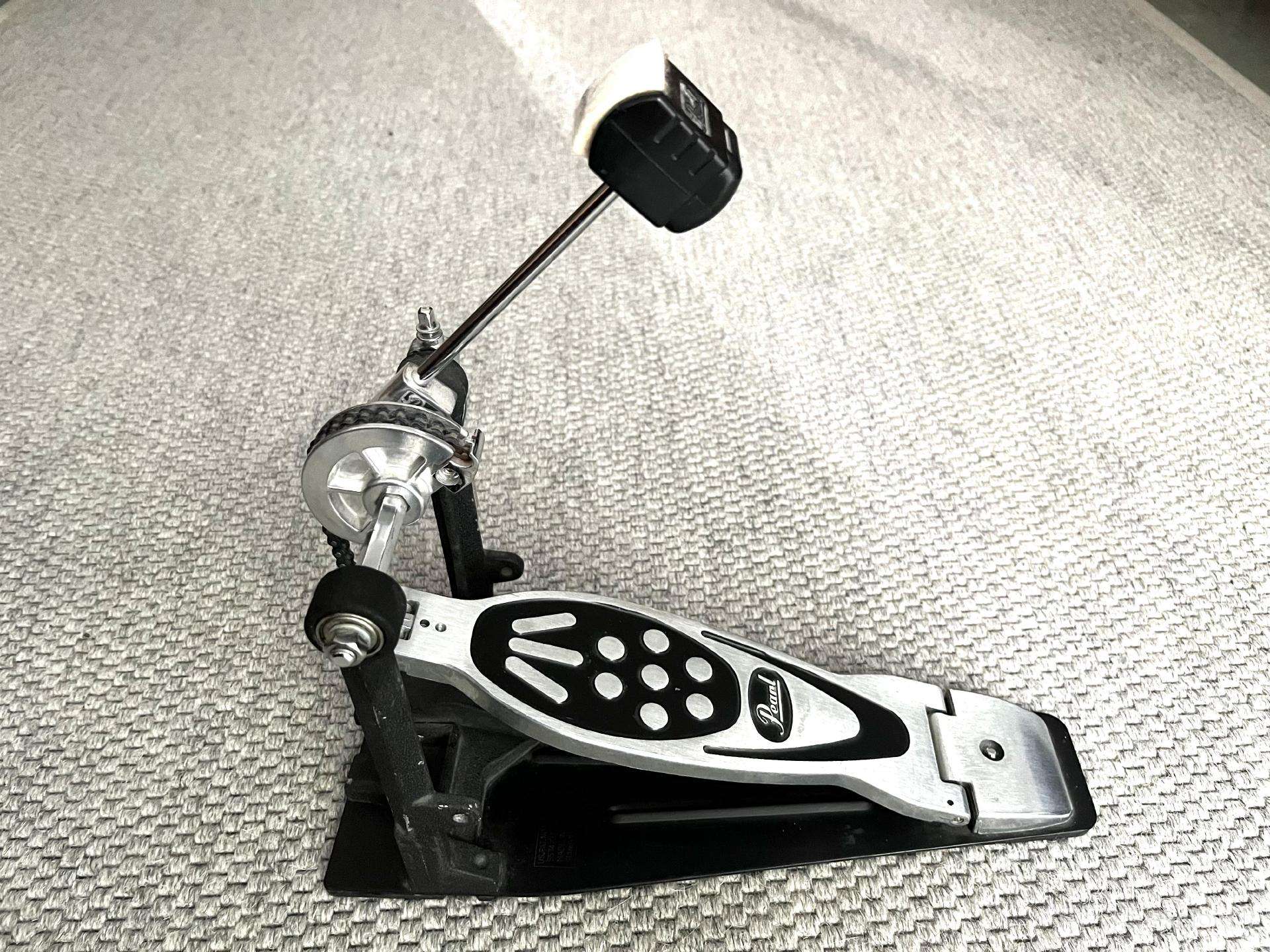 Pearl pedalas