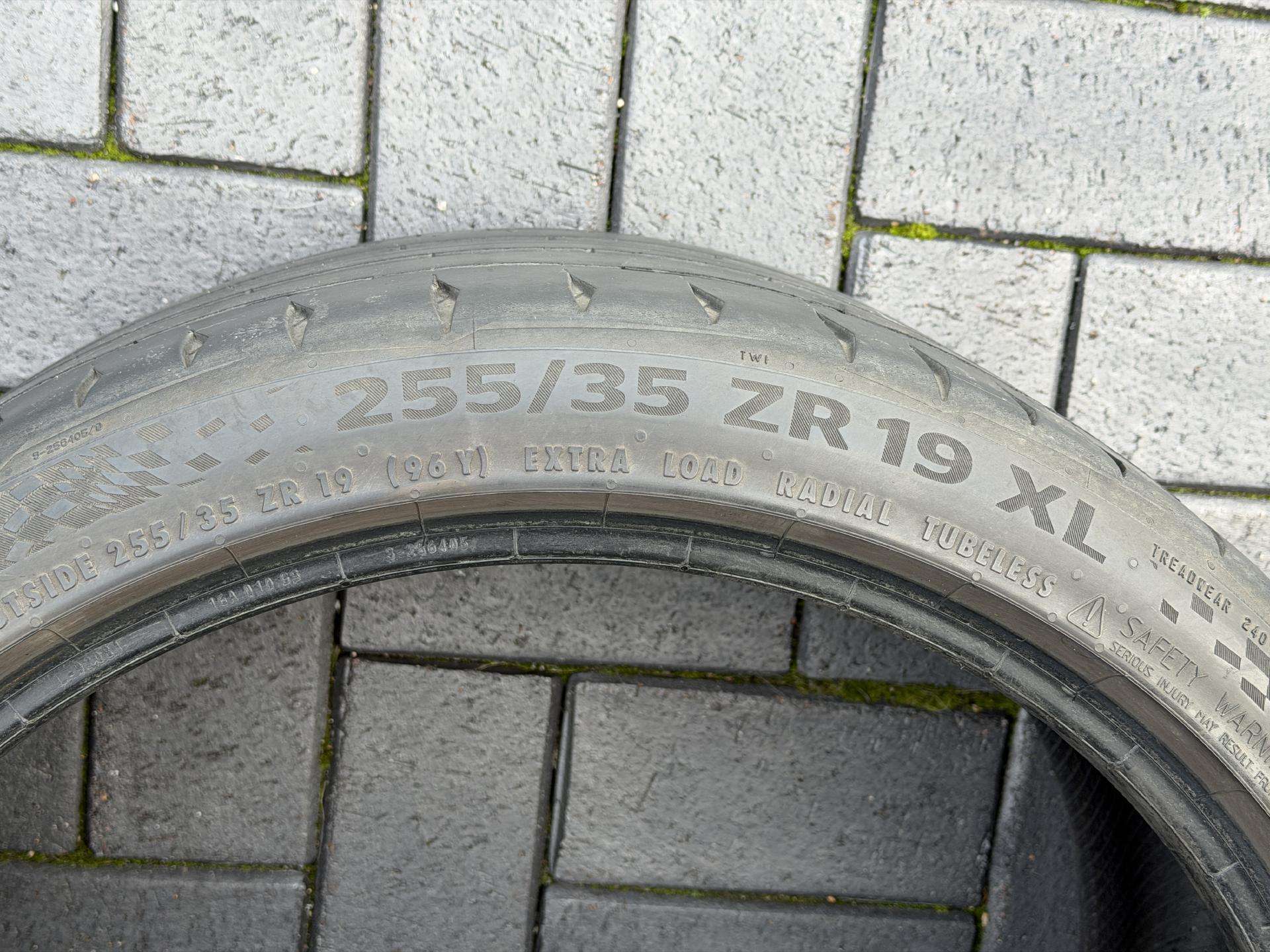 Continental, летние 225/40 R19