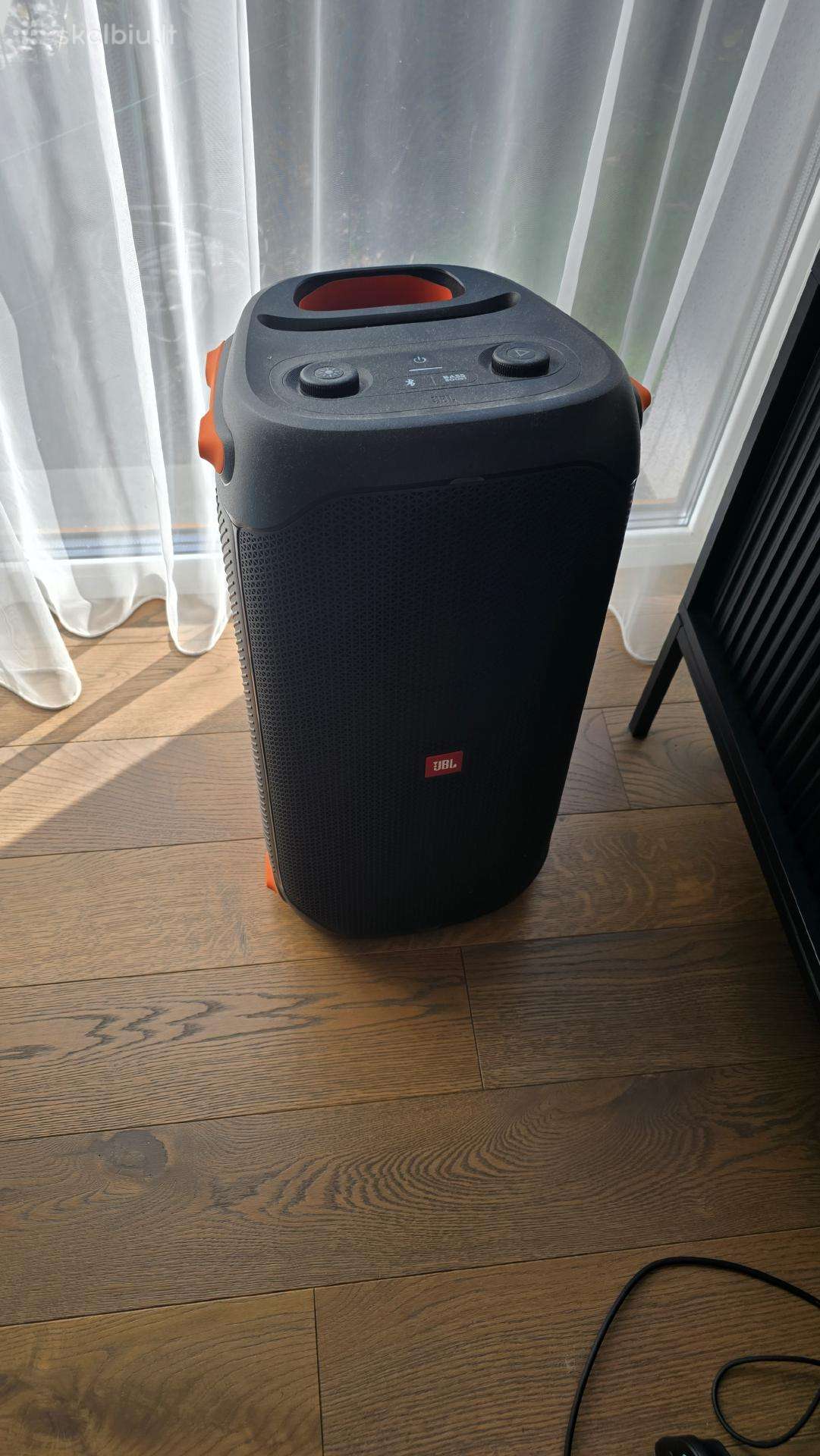 Parduodu kolonėlę jbl 110
