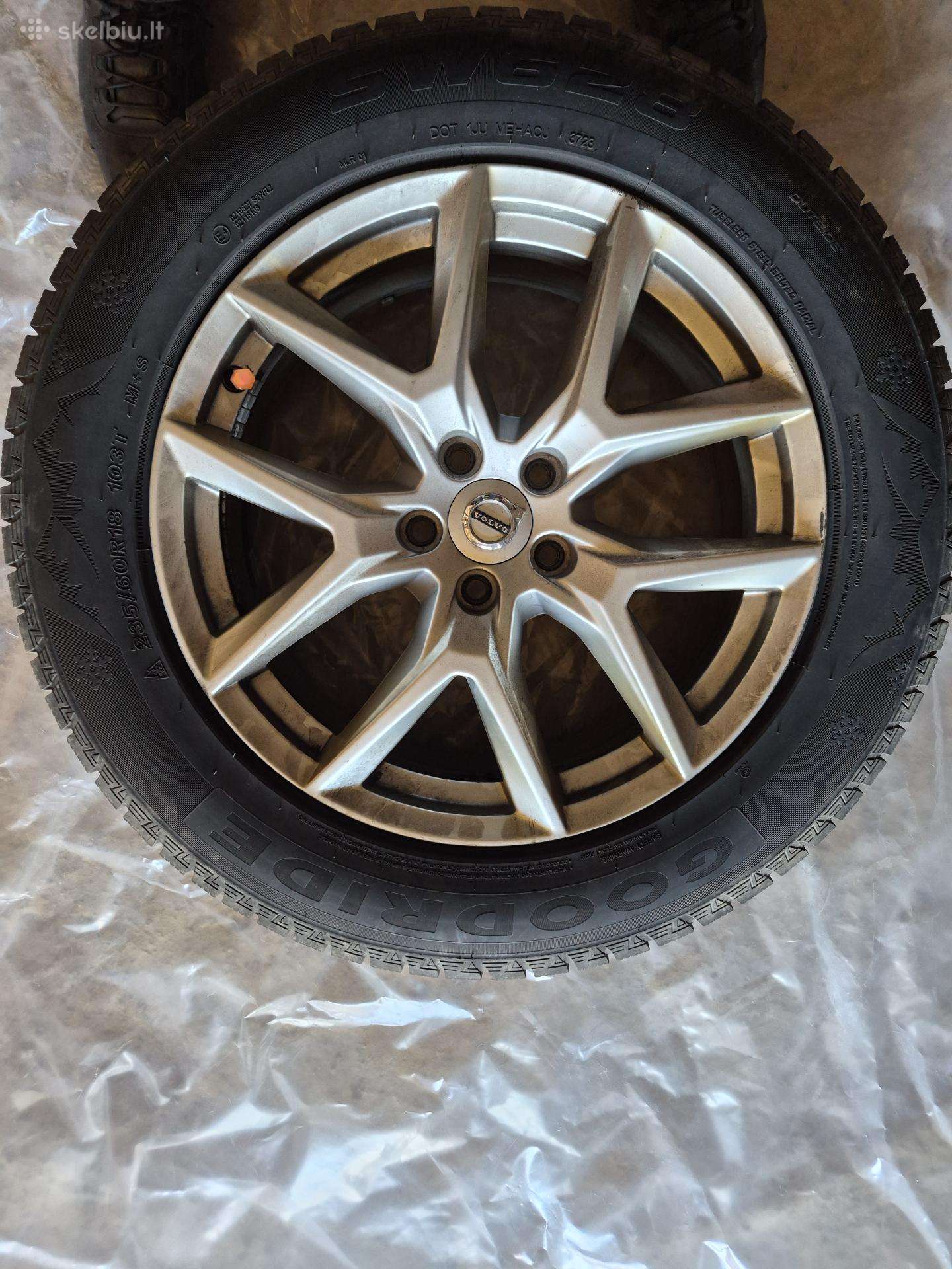 Volvo ratlakiai ir kilimėliai