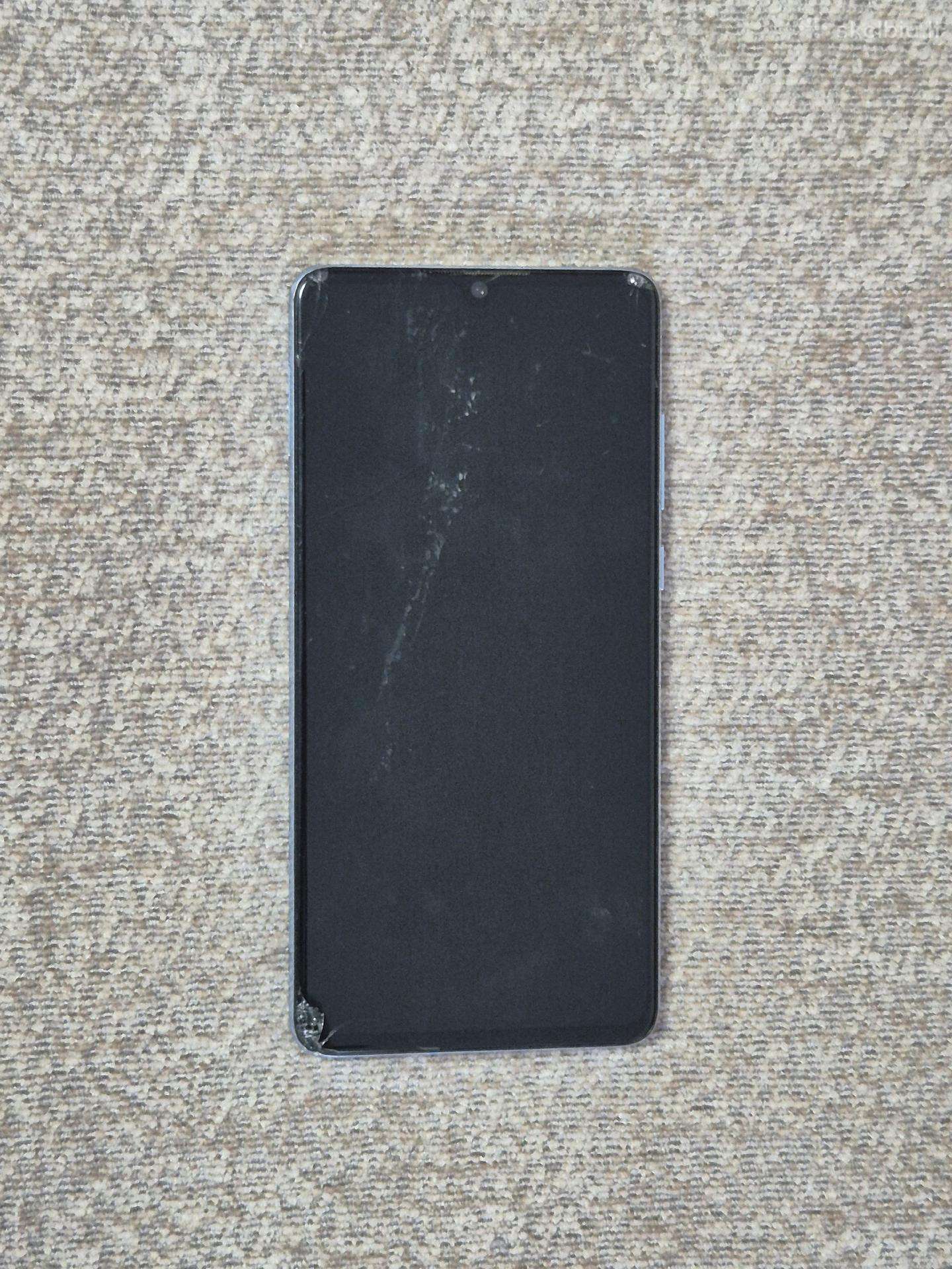 Huawei P30 ant dalių