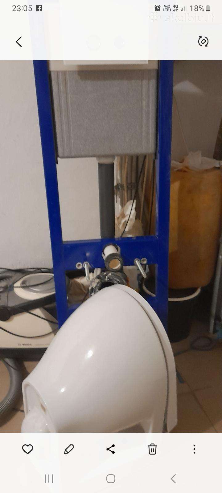WC Pakabinamas Su Remu